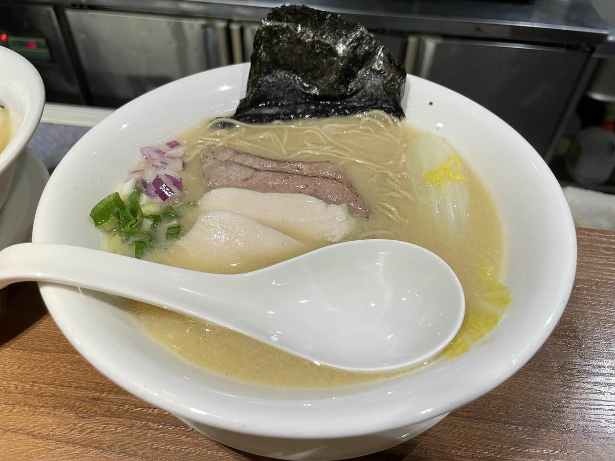 台北文山拉麵推薦｜長生塩人 辛亥店 每日熬煮八小時湯頭！靠近捷運辛亥站的人氣排隊拉麵 2026年更新版
