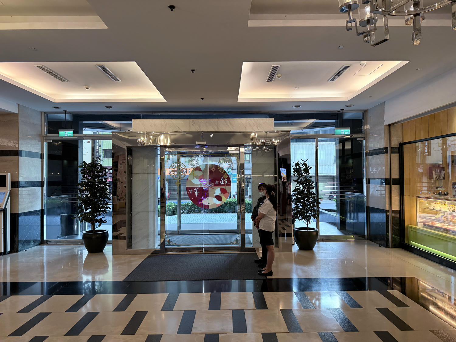 新竹 北區 優質親子飯店 新竹親子住宿推薦首選 改裝後的房型超級優 | 新竹福華大飯店 公寓式豪華單床房 開箱分享 - 第2張圖