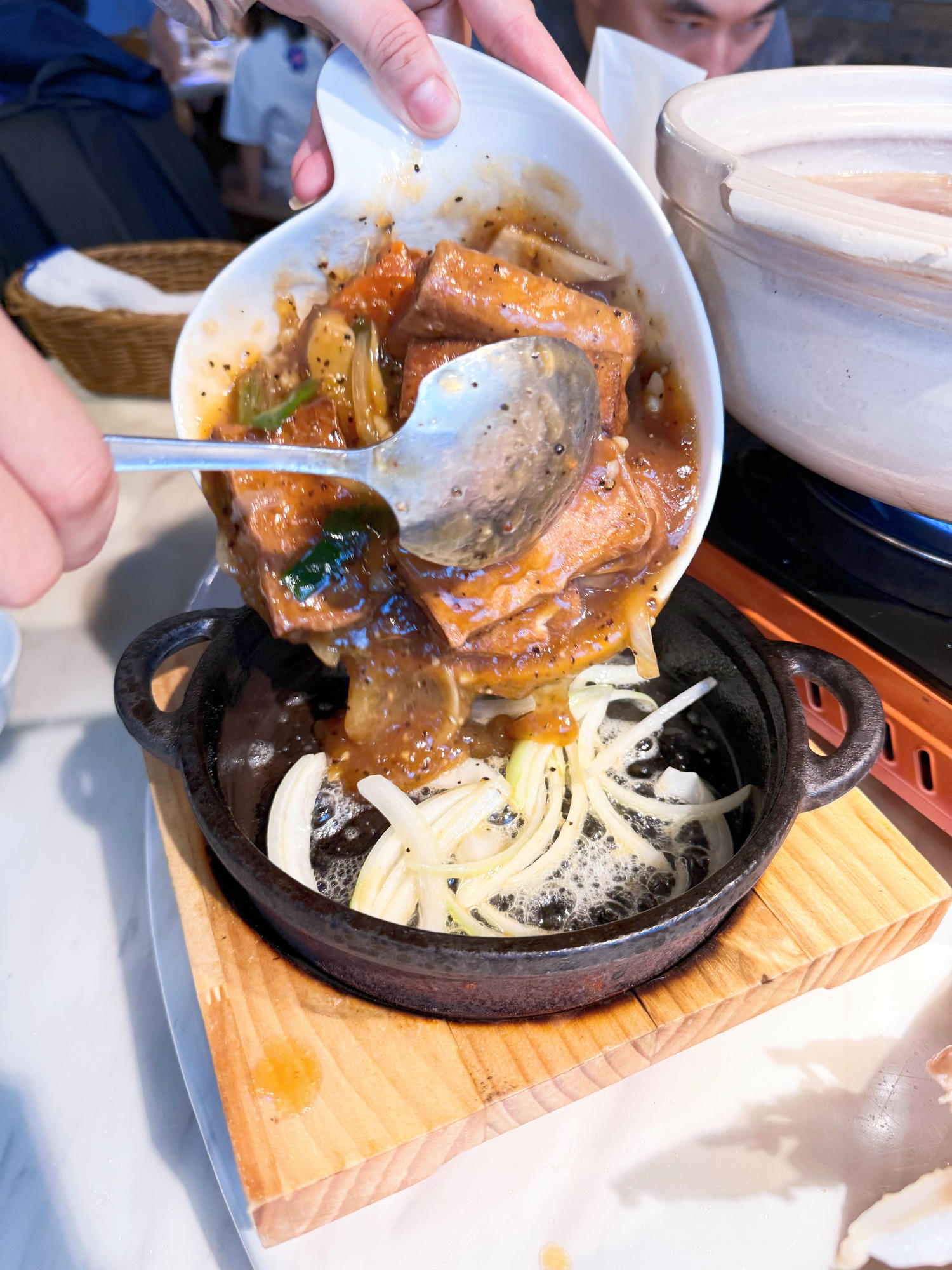 台北 文山 木柵 貓空人氣景觀餐廳 台北市優質十大最美夜景餐廳 | 貓空龍門客棧 (建議先預約訂位) - 第25張圖