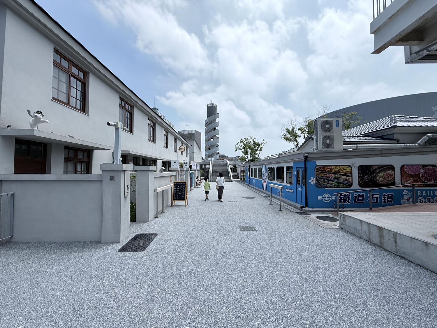 苗栗 苗栗市 很適合全家出遊的親子景點 可以預約櫓貓貓 搭乘小火車聽導覽哦!火車迷必來 |苗栗火車頭園區 - 第42張圖