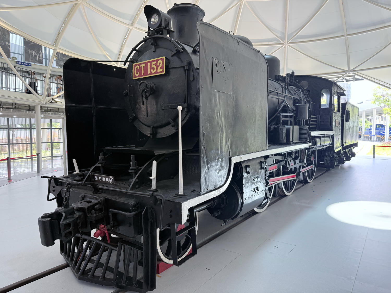 苗栗 苗栗市 很適合全家出遊的親子景點 可以預約櫓貓貓 搭乘小火車聽導覽哦!火車迷必來 |苗栗火車頭園區 - 第27張圖