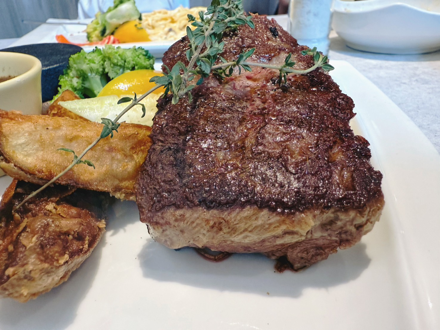 桃園 中壢 青埔 義式風味餐點 適合親子家庭來訪 |勒芙131 義大利麵 牛排 風味餐 - 第18張圖