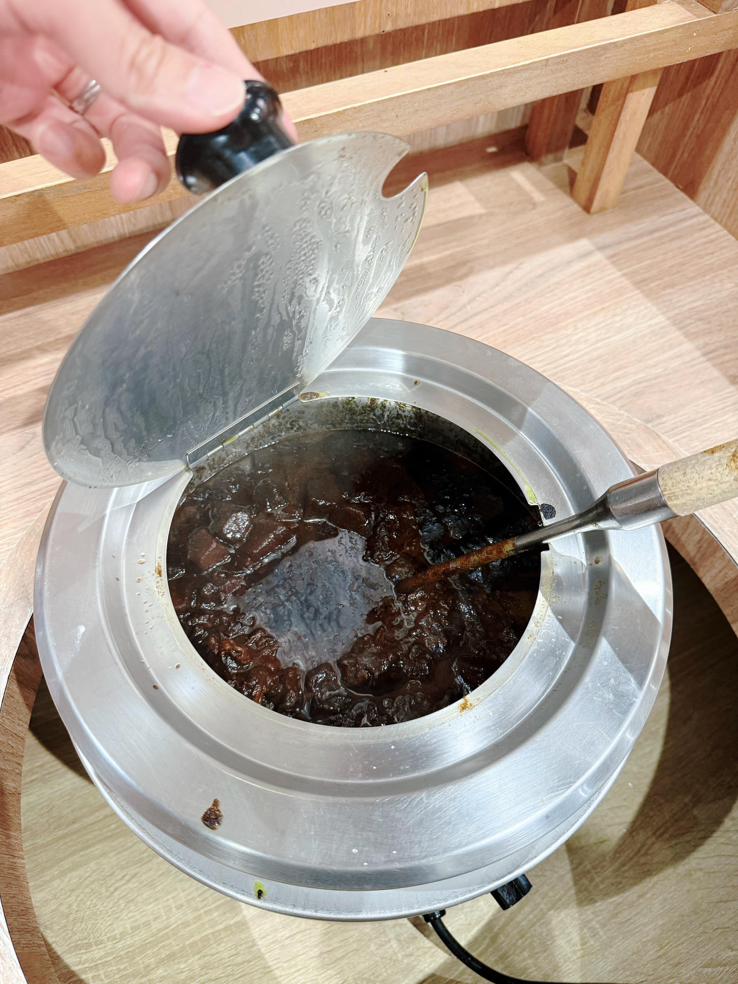 台北 大安 日式鍋物放題 讓你放肆涮肉 多樣化的自助區滿足每個人的胃 ｜和牛涮 台北羅斯福店