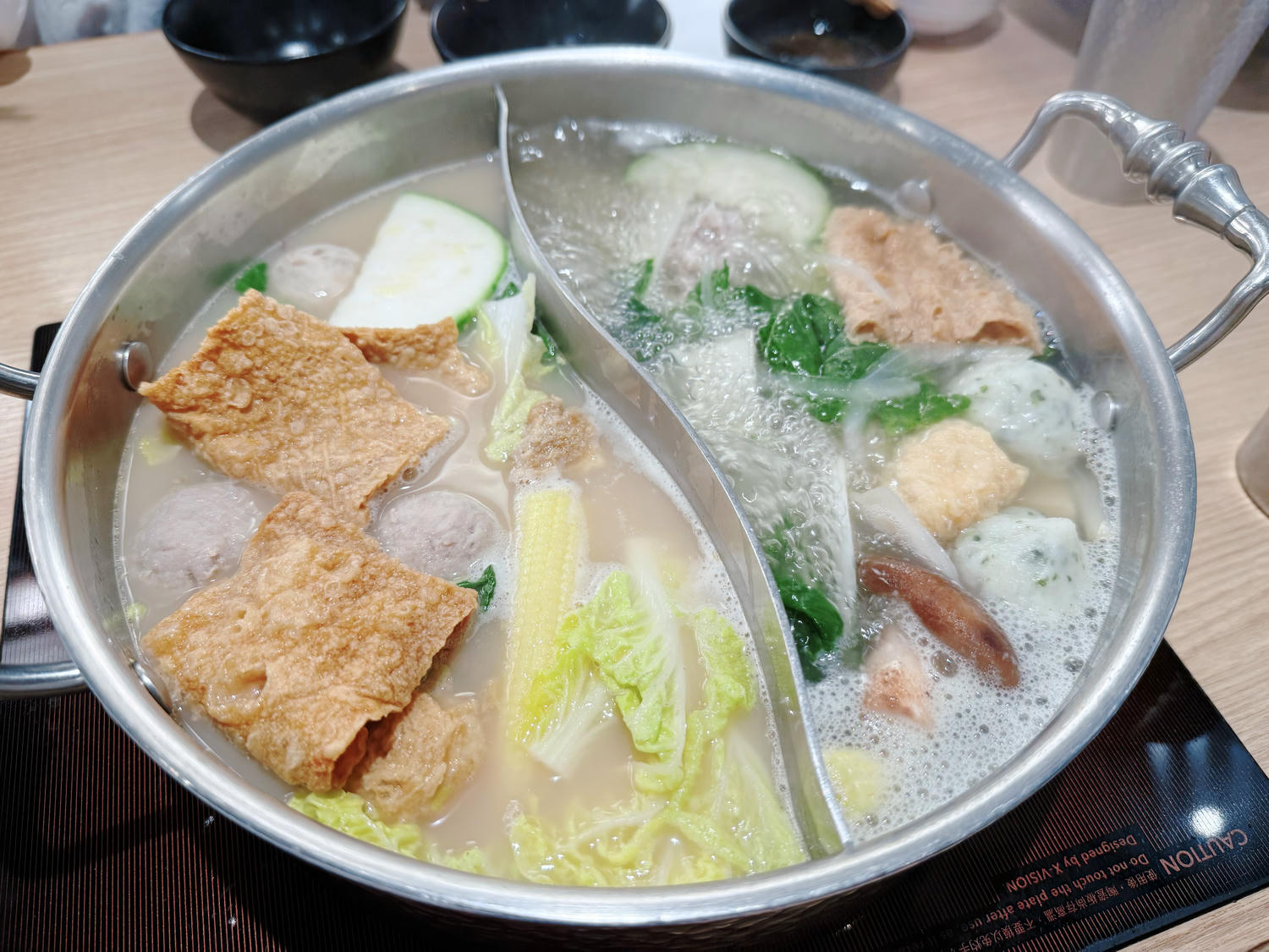 台北 大安 日式鍋物放題 讓你放肆涮肉 多樣化的自助區滿足每個人的胃 ｜和牛涮 台北羅斯福店