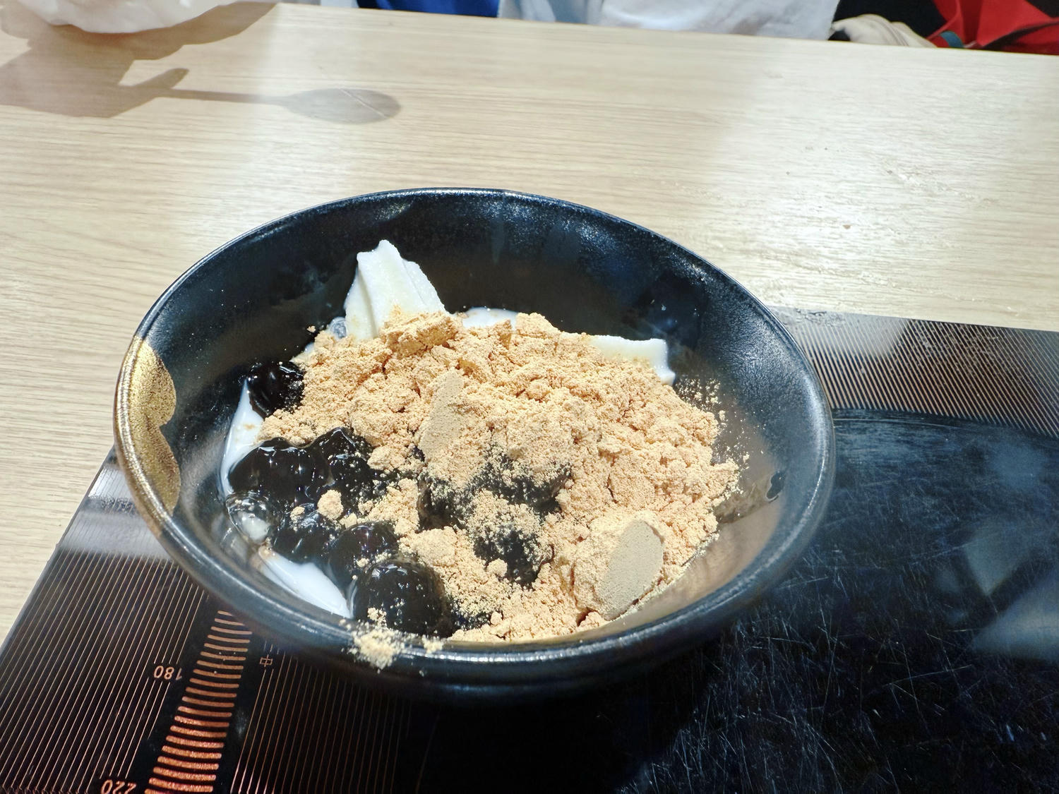 台北 大安 日式鍋物放題 讓你放肆涮肉 多樣化的自助區滿足每個人的胃 ｜和牛涮 台北羅斯福店