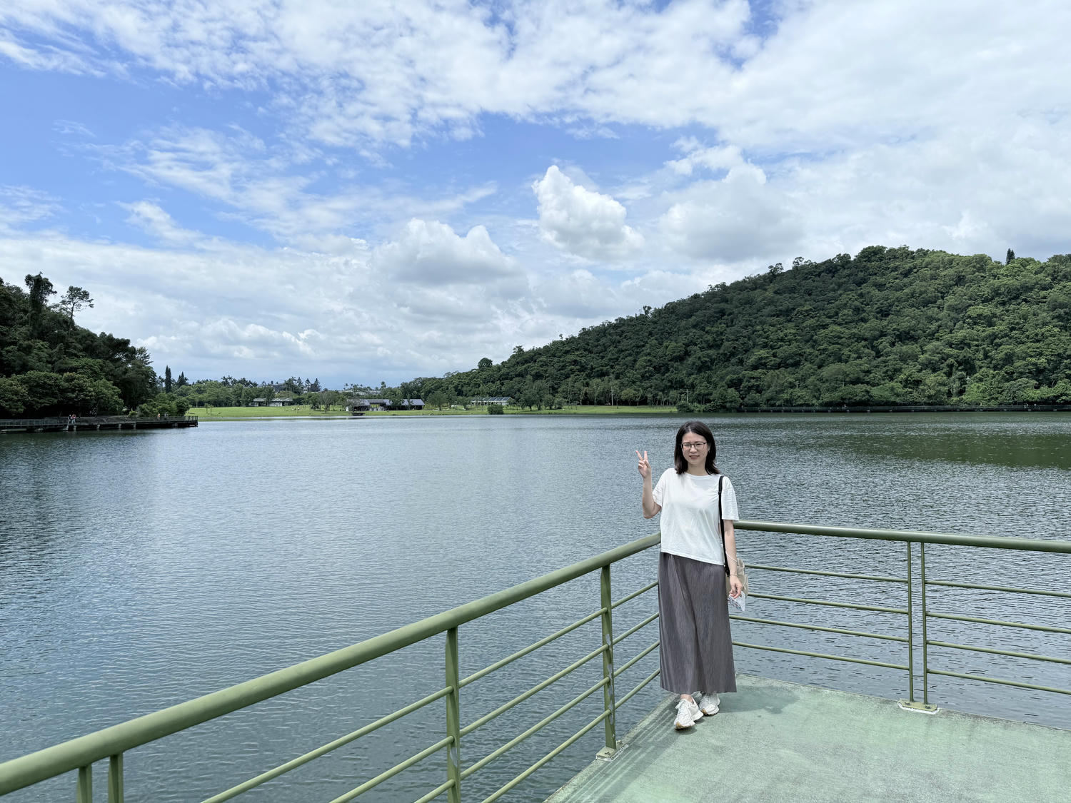 宜蘭 礁溪 親子散步、租借騎車欣賞美麗湖景 還有必拍白色貨櫃屋  ｜ Herbelle龍潭湖畔悠活園區、龍潭湖環湖步道、龍潭湖公園