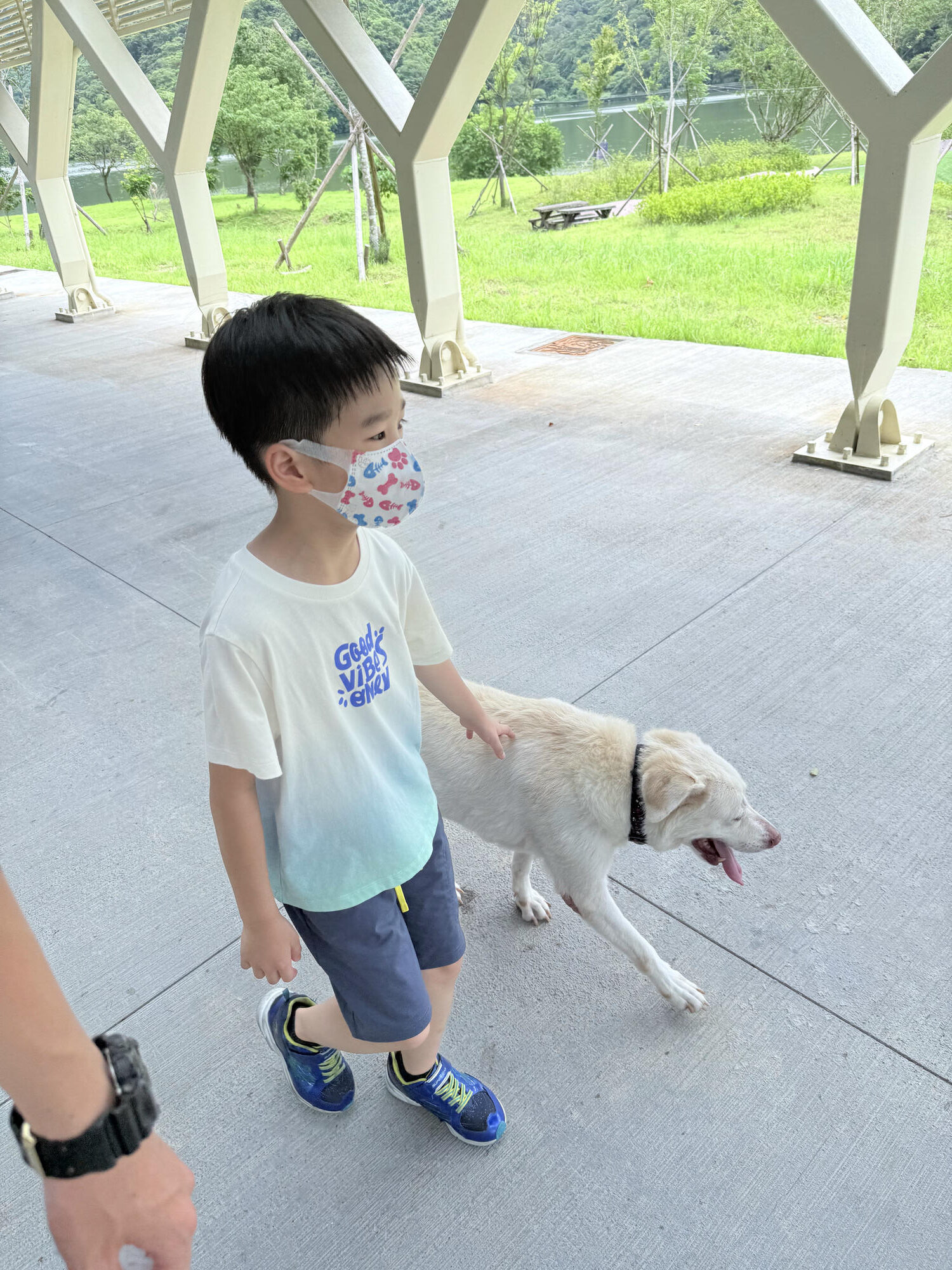 宜蘭 礁溪 親子散步、租借騎車欣賞美麗湖景 還有必拍白色貨櫃屋  ｜ Herbelle龍潭湖畔悠活園區、龍潭湖環湖步道、龍潭湖公園