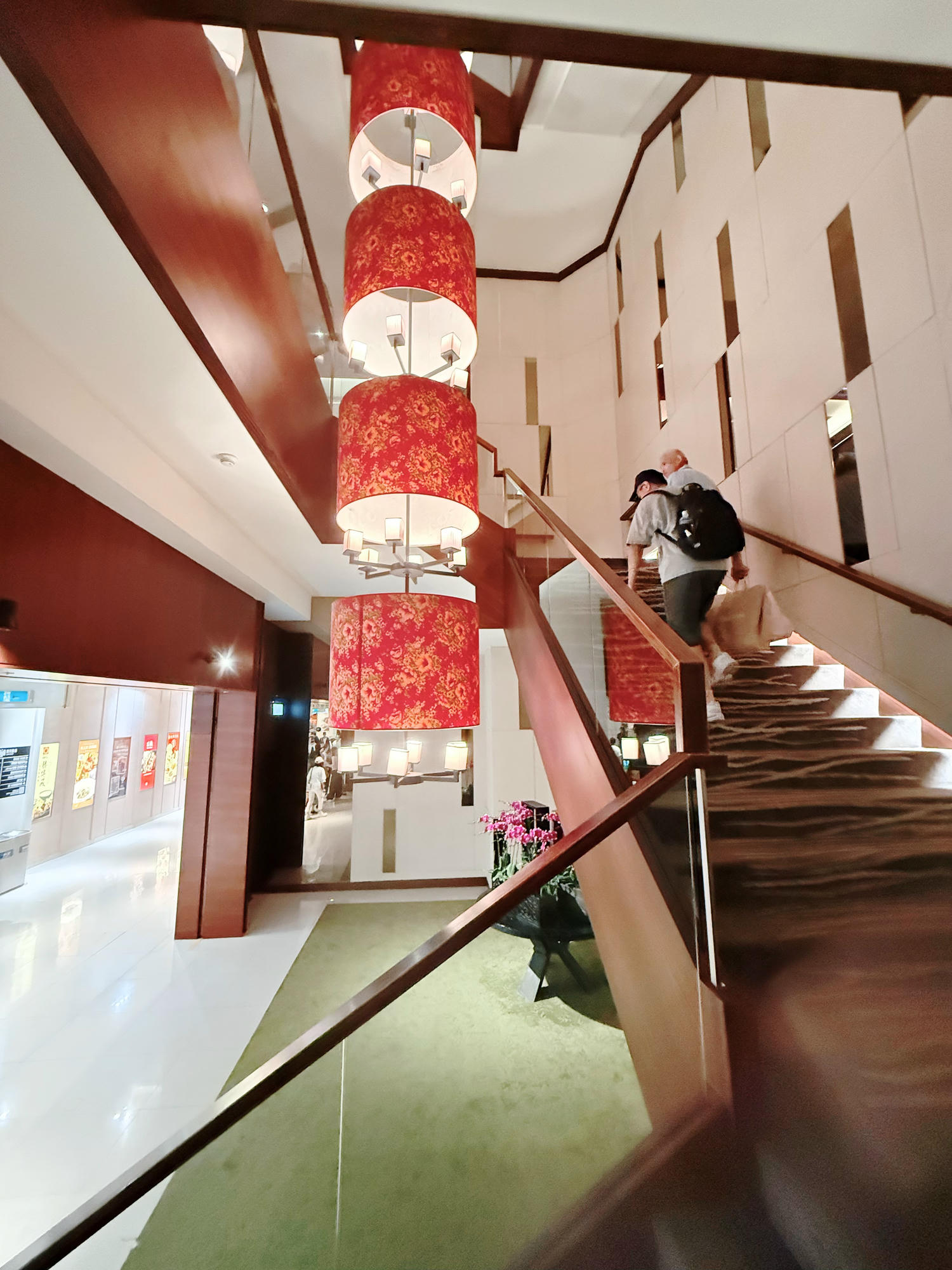 宜蘭 宜蘭市 知名烤鴨料理 櫻桃鴨肉質鮮嫩多汁 八人套餐分享 ｜蘭城晶英酒店 紅樓中餐廳