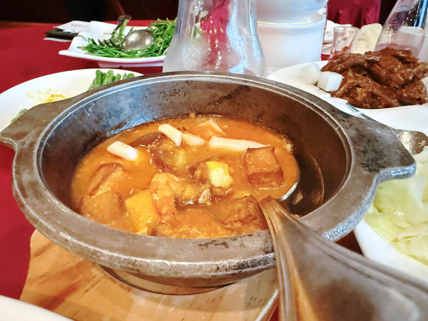 宜蘭 宜蘭市 知名烤鴨料理 櫻桃鴨肉質鮮嫩多汁 八人套餐分享 ｜蘭城晶英酒店 紅樓中餐廳