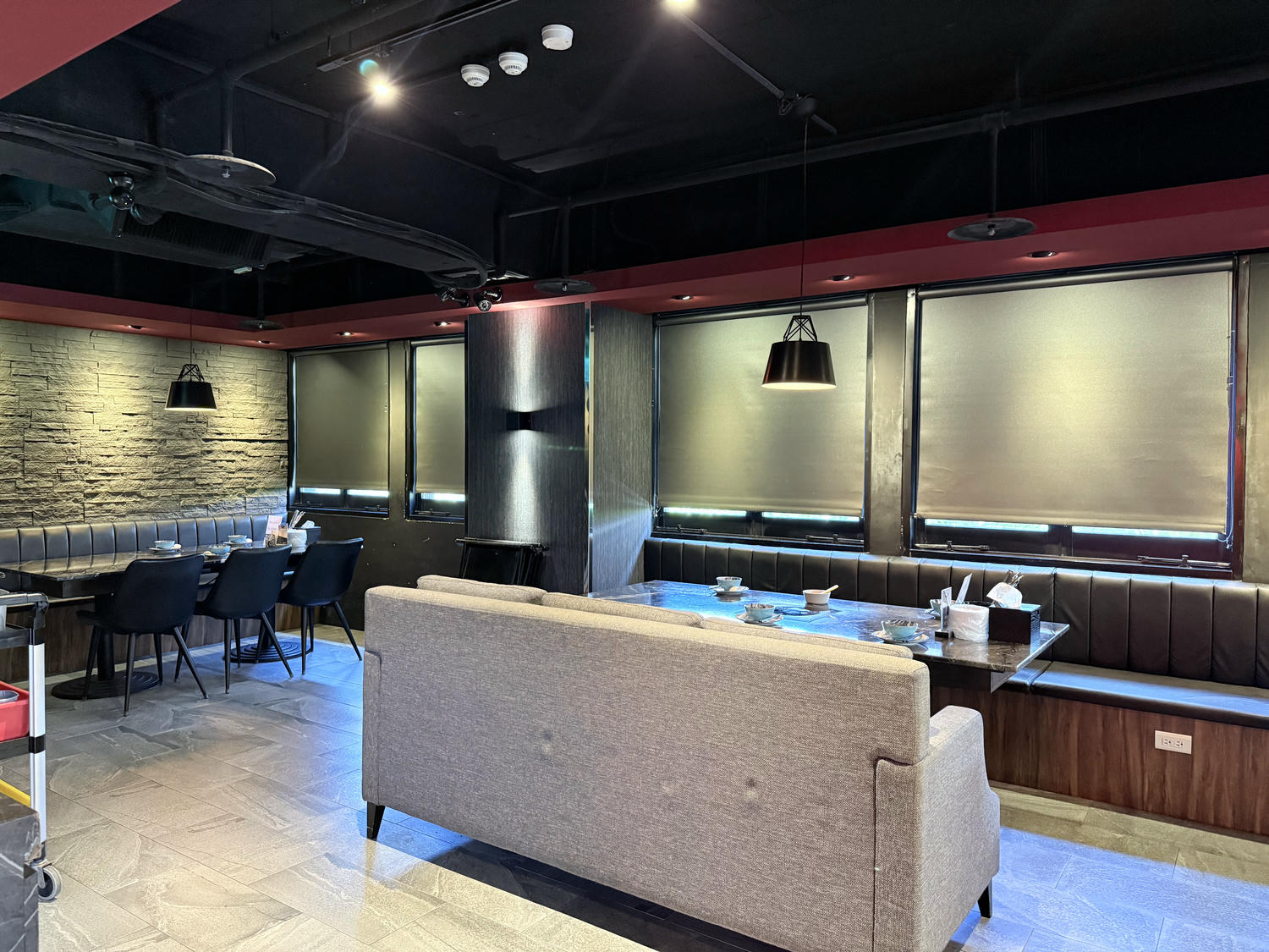 台北 中山 松江南京站火鍋吃到飽 推薦魷魚螺肉蒜湯底必點 120分無限放題｜ 石撈麻辣鴛鴦鍋