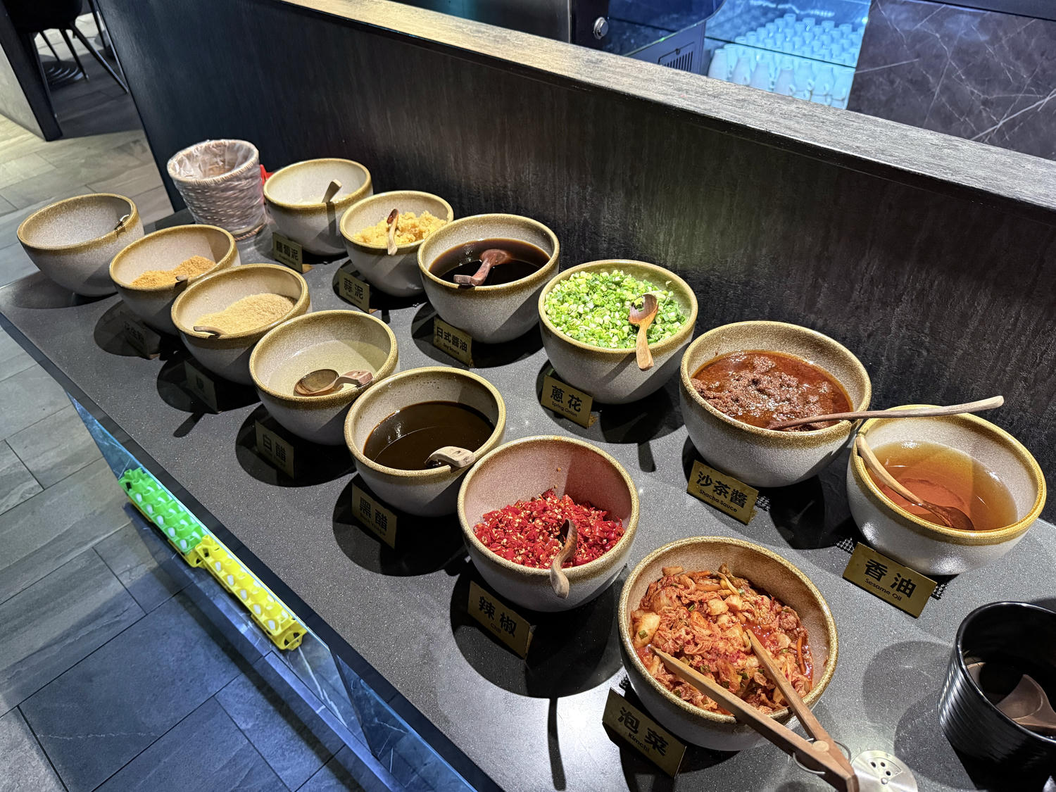 台北 中山 松江南京站火鍋吃到飽 推薦魷魚螺肉蒜湯底必點 120分無限放題｜ 石撈麻辣鴛鴦鍋