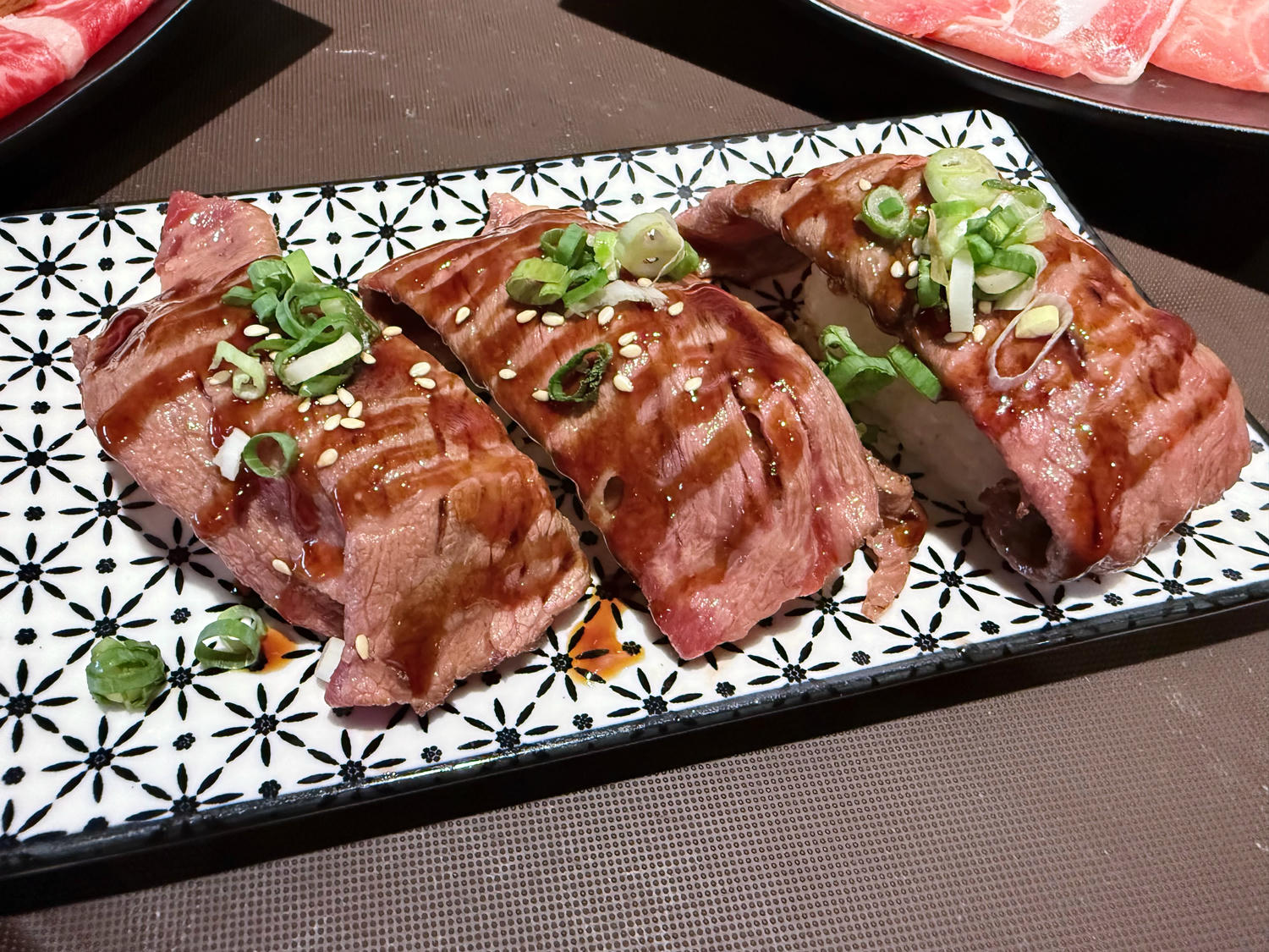 台北 中山 松江南京站火鍋吃到飽 推薦魷魚螺肉蒜湯底必點 120分無限放題｜ 石撈麻辣鴛鴦鍋