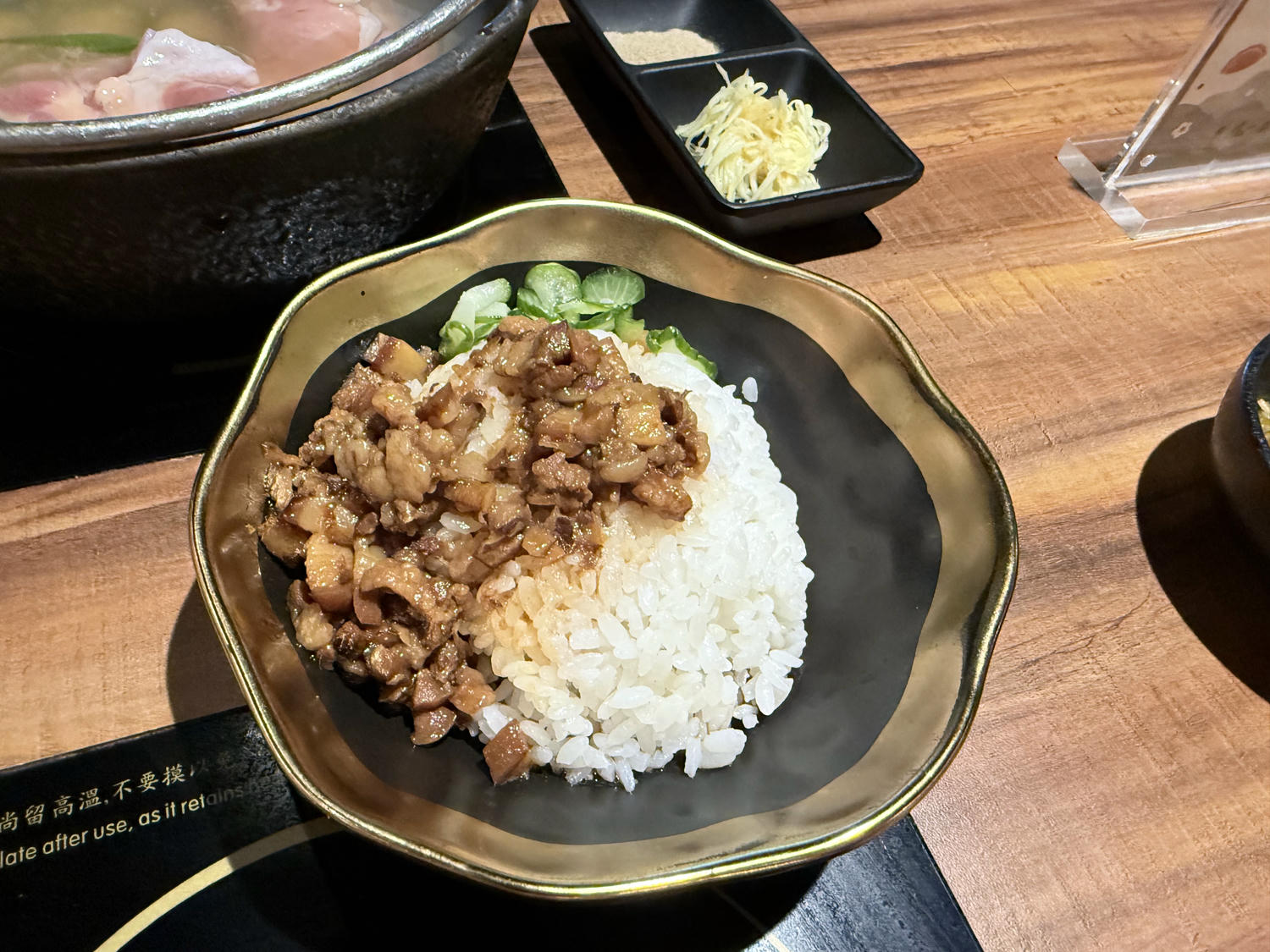 新北 新店 飲品手搖飲才是本體的精緻火鍋店 | 瘋一鍋飲茶鍋物 新店誠品店 - 第13張圖 新北 新店 飲品手搖飲才是本體的精緻火鍋店 | 瘋一鍋飲茶鍋物 新店誠品店