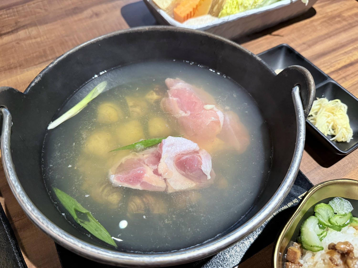 新北 新店 飲品手搖飲才是本體的精緻火鍋店 | 瘋一鍋飲茶鍋物 新店誠品店 - 第14張圖 新北 新店 飲品手搖飲才是本體的精緻火鍋店 | 瘋一鍋飲茶鍋物 新店誠品店