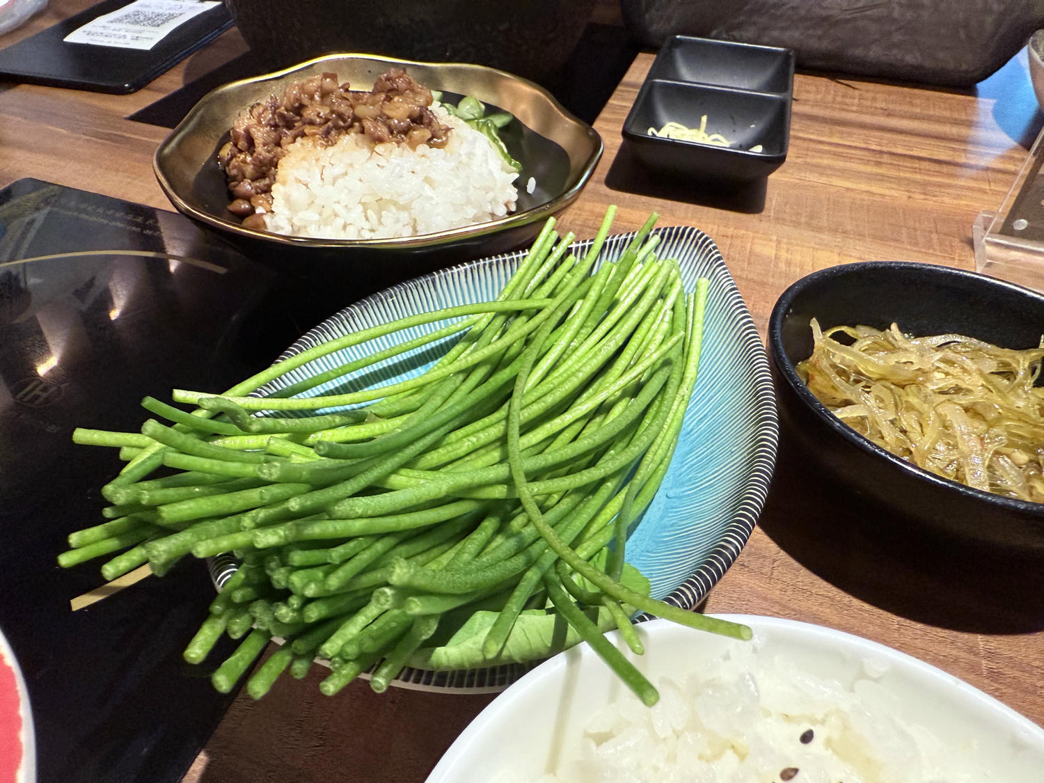 新北 新店 飲品手搖飲才是本體的精緻火鍋店 | 瘋一鍋飲茶鍋物 新店誠品店 - 第15張圖 新北 新店 飲品手搖飲才是本體的精緻火鍋店 | 瘋一鍋飲茶鍋物 新店誠品店