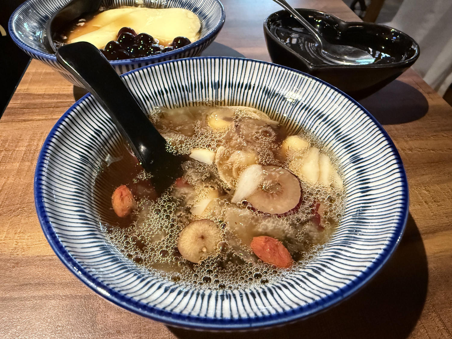 新北 新店 飲品手搖飲才是本體的精緻火鍋店 | 瘋一鍋飲茶鍋物 新店誠品店 - 第19張圖 新北 新店 飲品手搖飲才是本體的精緻火鍋店 | 瘋一鍋飲茶鍋物 新店誠品店