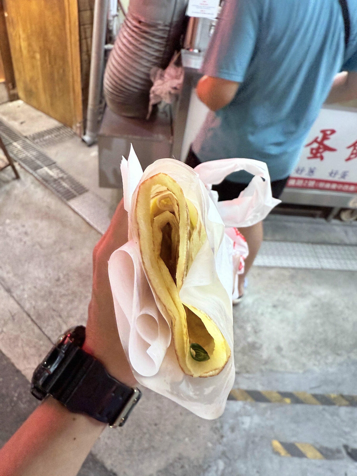 台中 西屯 逢甲夜市美食推薦 成立近50年好吃的排隊美食—粉漿蛋餅 | 明倫蛋餅 文華店 - 第9張圖 台中 西屯 逢甲夜市美食推薦 成立近50年好吃的排隊美食—粉漿蛋餅 | 明倫蛋餅 文華店