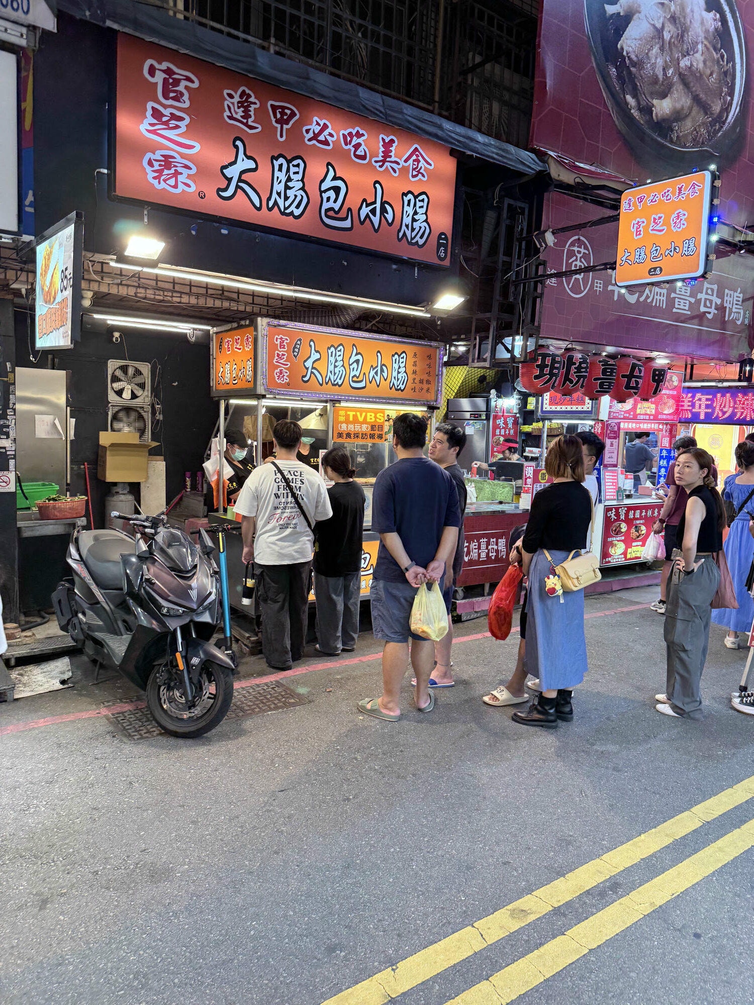 台中 西屯 逢甲夜市必吃美食 超人氣排隊美食 滿滿配料好滿足 | 官芝霖大腸包小腸 - 第2張圖 台中 西屯 逢甲夜市必吃美食 超人氣排隊美食 滿滿配料好滿足 | 官芝霖大腸包小腸