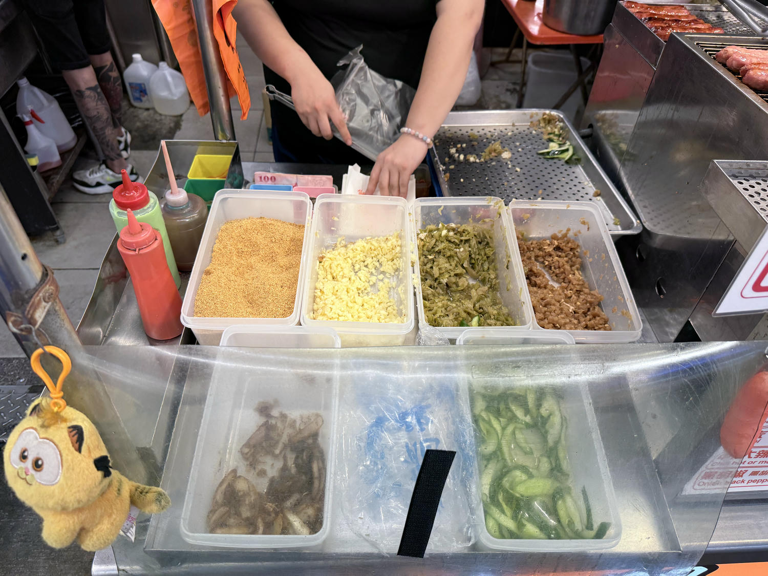 台中 西屯 逢甲夜市必吃美食 超人氣排隊美食 滿滿配料好滿足 | 官芝霖大腸包小腸 - 第6張圖 台中 西屯 逢甲夜市必吃美食 超人氣排隊美食 滿滿配料好滿足 | 官芝霖大腸包小腸
