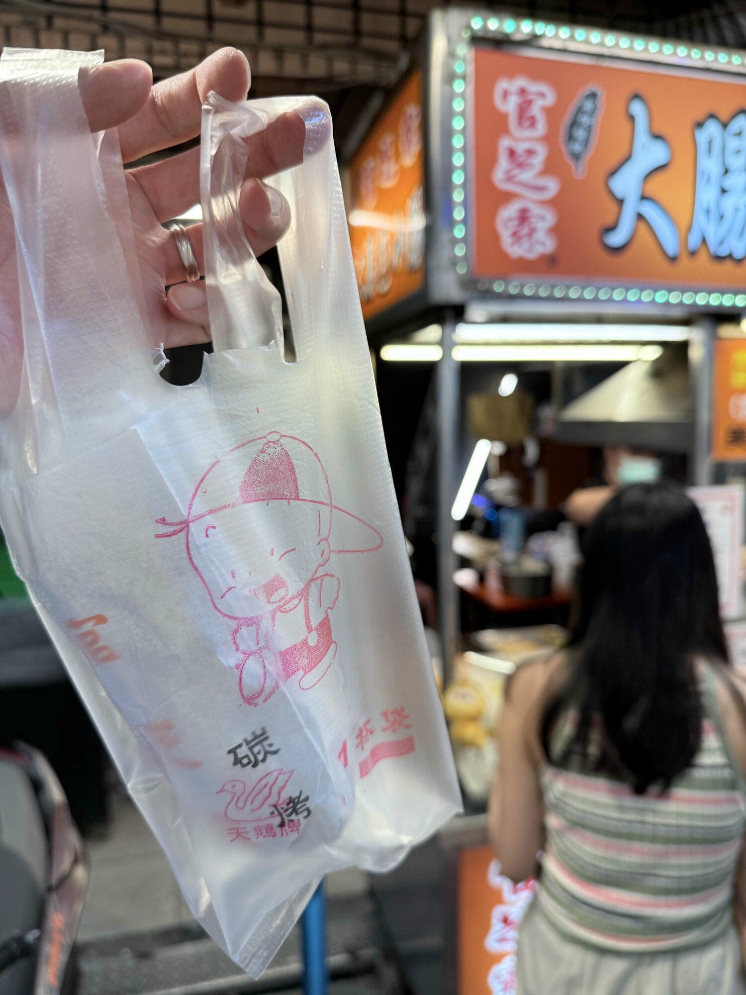 台中 西屯 逢甲夜市必吃美食 超人氣排隊美食 滿滿配料好滿足 | 官芝霖大腸包小腸 - 第7張圖 台中 西屯 逢甲夜市必吃美食 超人氣排隊美食 滿滿配料好滿足 | 官芝霖大腸包小腸