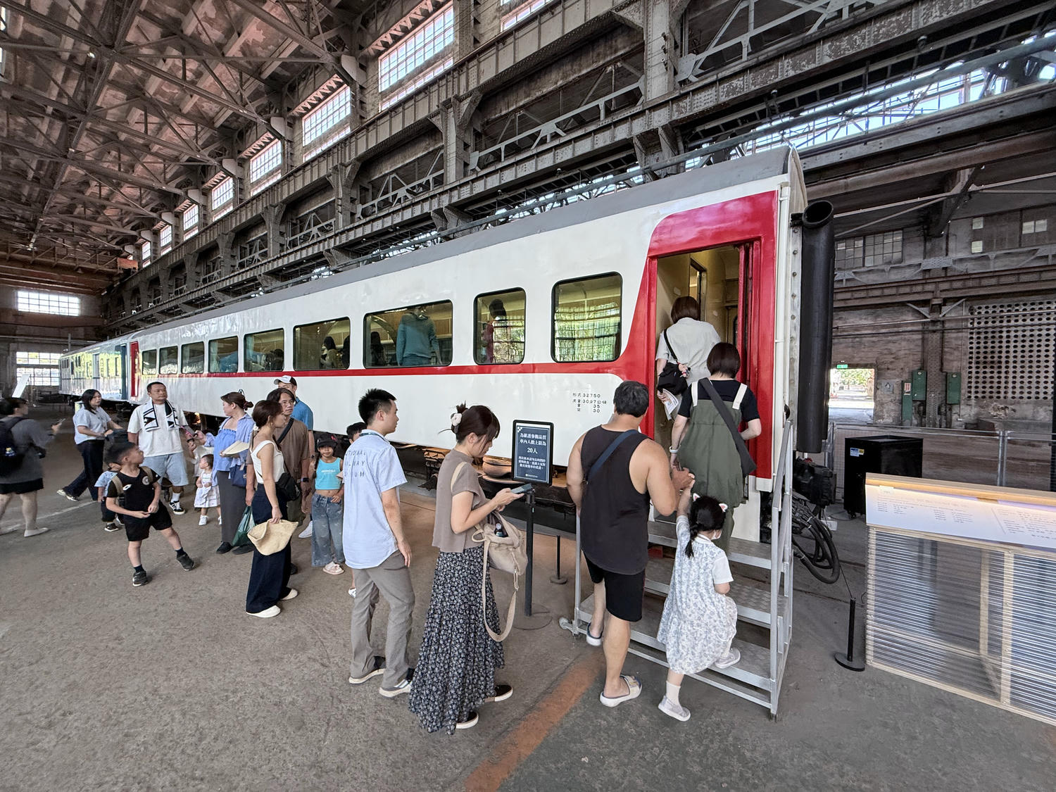 台北 信義 搭乘藍皮小火車 欣賞早期火車之美 |國家鐵道博物館 - 第34張圖 台北 信義 搭乘藍皮小火車 欣賞早期火車之美 |國家鐵道博物館