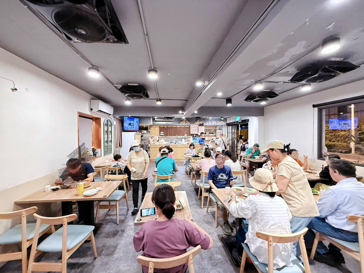 新北 新店 大坪林站旁大人氣平價鼎泰豐 炒飯、鍋貼、豆沙甜鍋餅好吃|禾豐安麵食館 - 第10張圖 新北 新店 大坪林站旁大人氣平價鼎泰豐 炒飯、鍋貼、豆沙甜鍋餅好吃|禾豐安麵食館