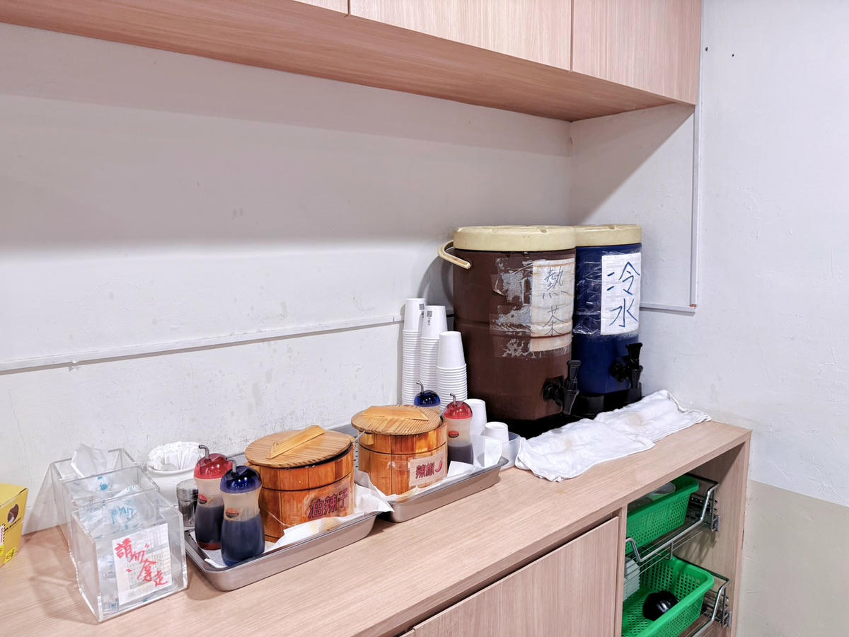 新北 新店 大坪林站旁大人氣平價鼎泰豐 炒飯、鍋貼、豆沙甜鍋餅好吃|禾豐安麵食館 - 第12張圖 新北 新店 大坪林站旁大人氣平價鼎泰豐 炒飯、鍋貼、豆沙甜鍋餅好吃|禾豐安麵食館