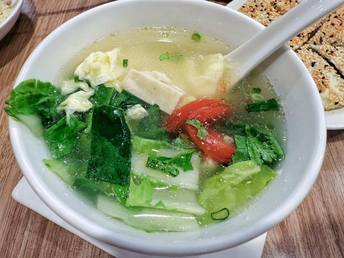 新北 新店 大坪林站旁大人氣平價鼎泰豐 炒飯、鍋貼、豆沙甜鍋餅好吃|禾豐安麵食館 - 第19張圖 新北 新店 大坪林站旁大人氣平價鼎泰豐 炒飯、鍋貼、豆沙甜鍋餅好吃|禾豐安麵食館