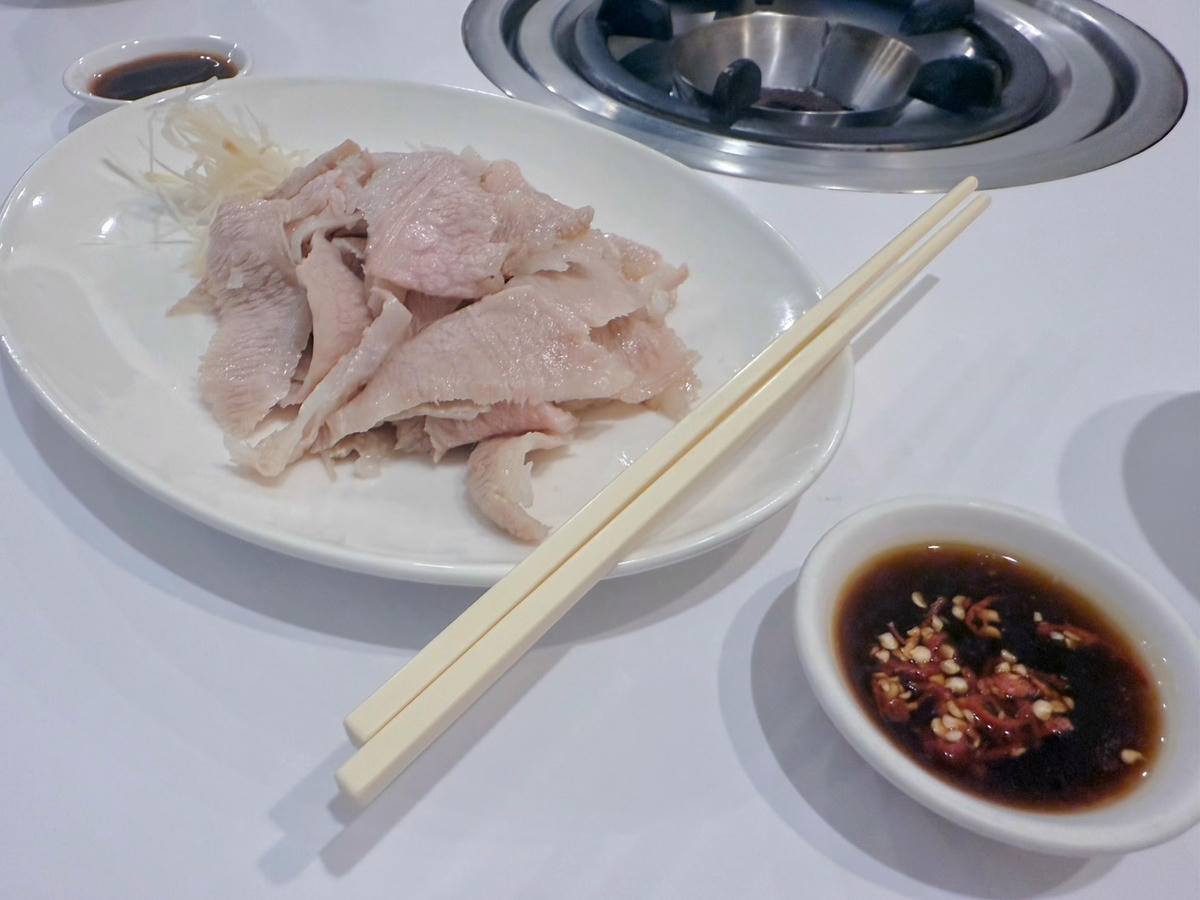 台北 大安 東區巷弄美食 國父紀念館美食 500盤得獎店家 銷魂白切雞、白切肉必吃 | 伍佰雞屋 - 第16張圖 台北 大安 東區巷弄美食 國父紀念館美食 500盤得獎店家 銷魂白切雞、白切肉必吃 | 伍佰雞屋