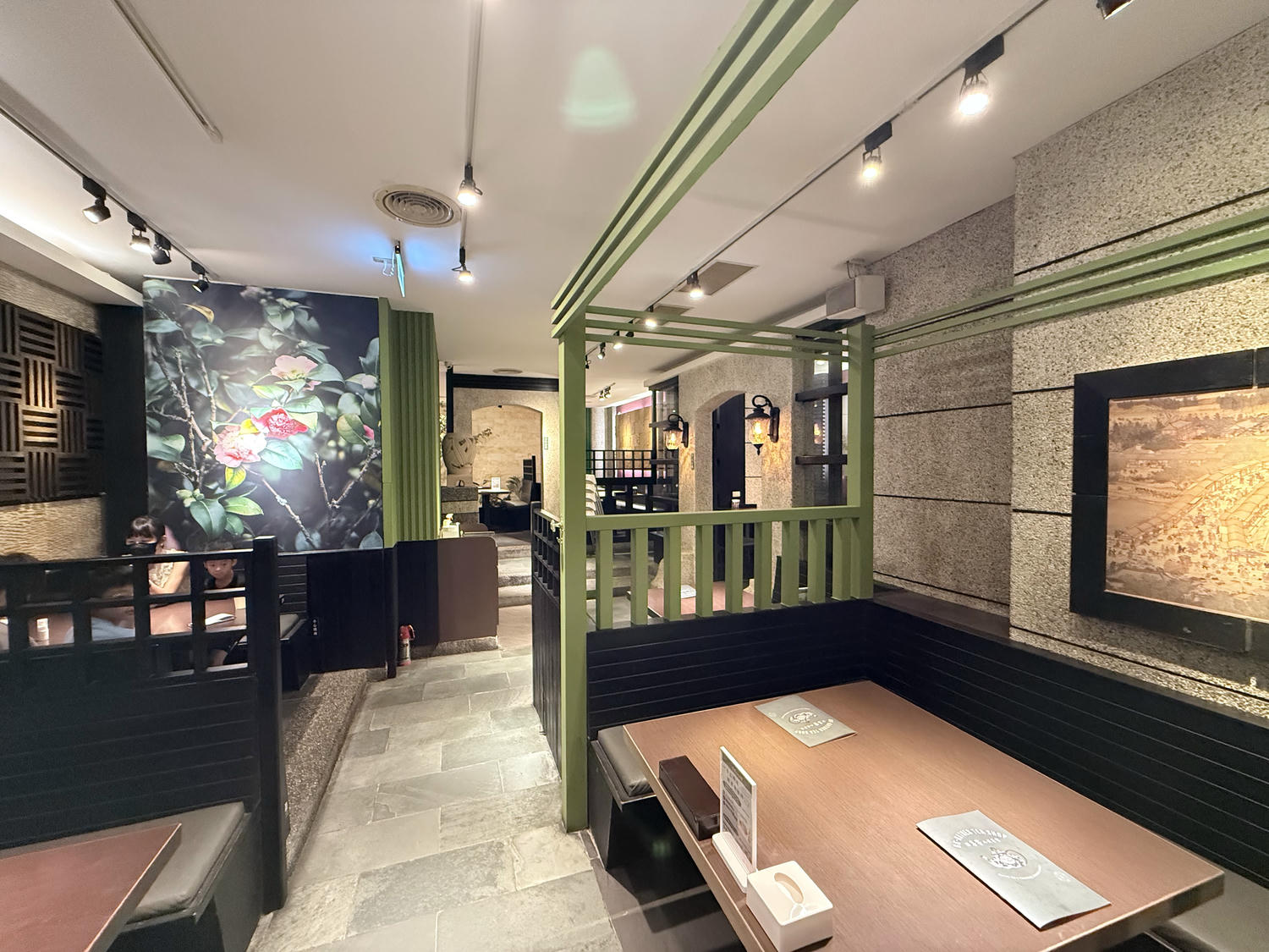 新北 新店 新式質感簡餐店、飲料店 適合三五好友聚會 還可以餵魚 |集客人間茶館 大坪林店 - 第6張圖 新北 新店 新式質感簡餐店、飲料店 適合三五好友聚會 還可以餵魚 |集客人間茶館 大坪林店