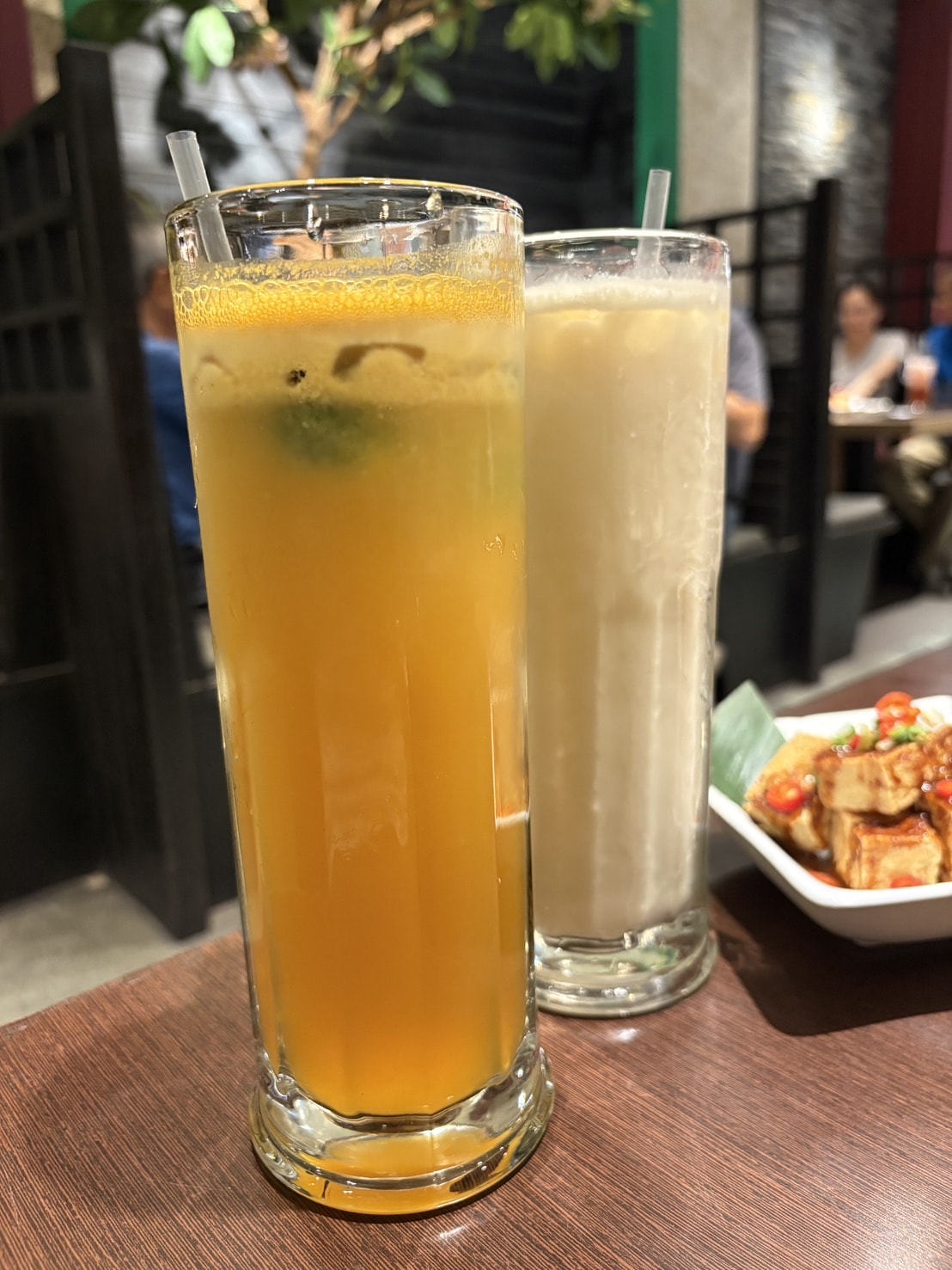 新北 新店 新式質感簡餐店、飲料店 適合三五好友聚會 還可以餵魚 |集客人間茶館 大坪林店 - 第20張圖 新北 新店 新式質感簡餐店、飲料店 適合三五好友聚會 還可以餵魚 |集客人間茶館 大坪林店