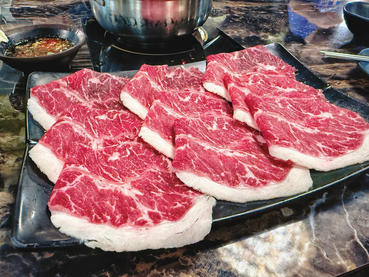 台北 大同 圓山站美食 聚餐首選 富麗堂皇的豪華涮涮鍋 手工拉麵拌沙茶簡直一絕 |丰明殿圓山店 - 第21張圖 台北 大同 圓山站美食 聚餐首選 富麗堂皇的豪華涮涮鍋 手工拉麵拌沙茶簡直一絕 |丰明殿圓山店