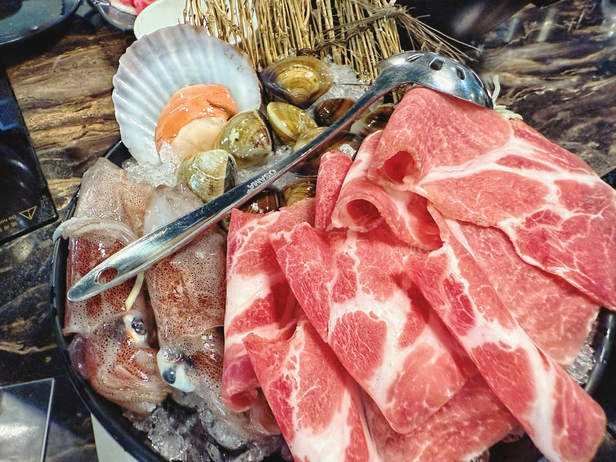 台北 大同 圓山站美食 聚餐首選 富麗堂皇的豪華涮涮鍋 手工拉麵拌沙茶簡直一絕 |丰明殿圓山店 - 第22張圖 台北 大同 圓山站美食 聚餐首選 富麗堂皇的豪華涮涮鍋 手工拉麵拌沙茶簡直一絕 |丰明殿圓山店