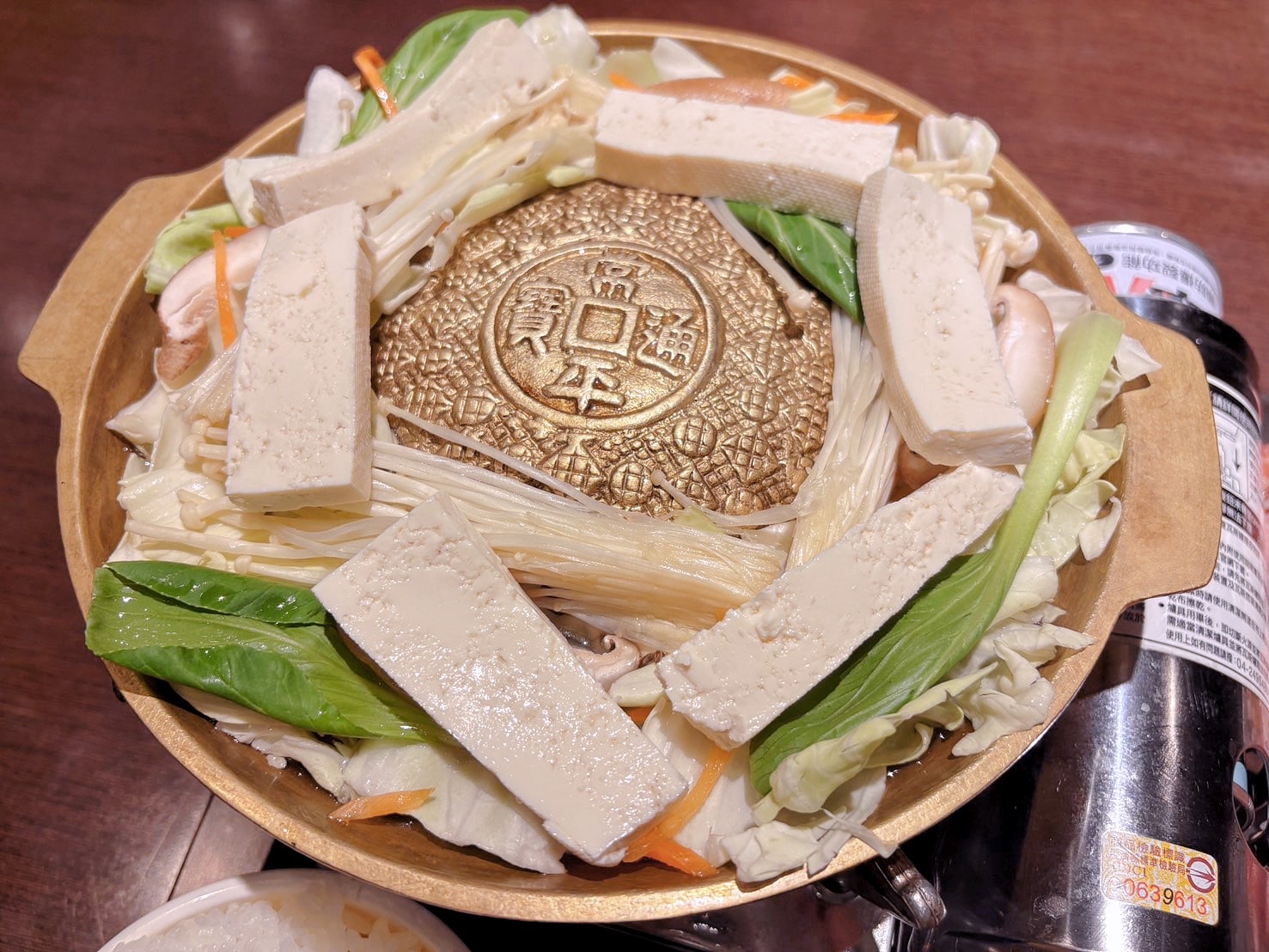 新北 新店 新式質感簡餐店、飲料店 適合三五好友聚會 還可以餵魚 |集客人間茶館 大坪林店 - 第13張圖 新北 新店 新式質感簡餐店、飲料店 適合三五好友聚會 還可以餵魚 |集客人間茶館 大坪林店