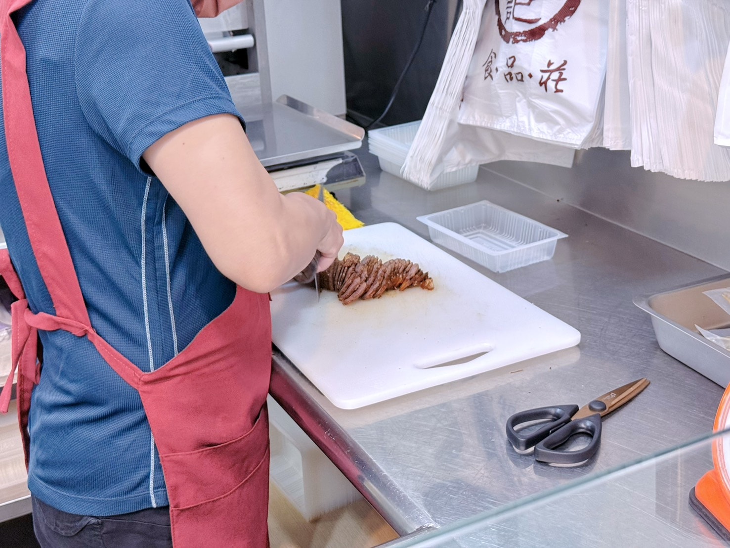 台北 大安 超過30年的知名湖南滷味 醬香味十足 ｜ 謝記珍寶食品莊