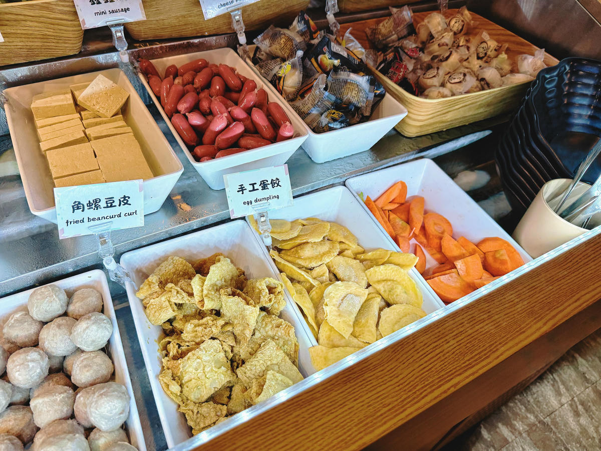 台北 大同 圓山站美食 聚餐首選 富麗堂皇的豪華涮涮鍋 手工拉麵拌沙茶簡直一絕 |丰明殿圓山店 - 第8張圖 台北 大同 圓山站美食 聚餐首選 富麗堂皇的豪華涮涮鍋 手工拉麵拌沙茶簡直一絕 |丰明殿圓山店