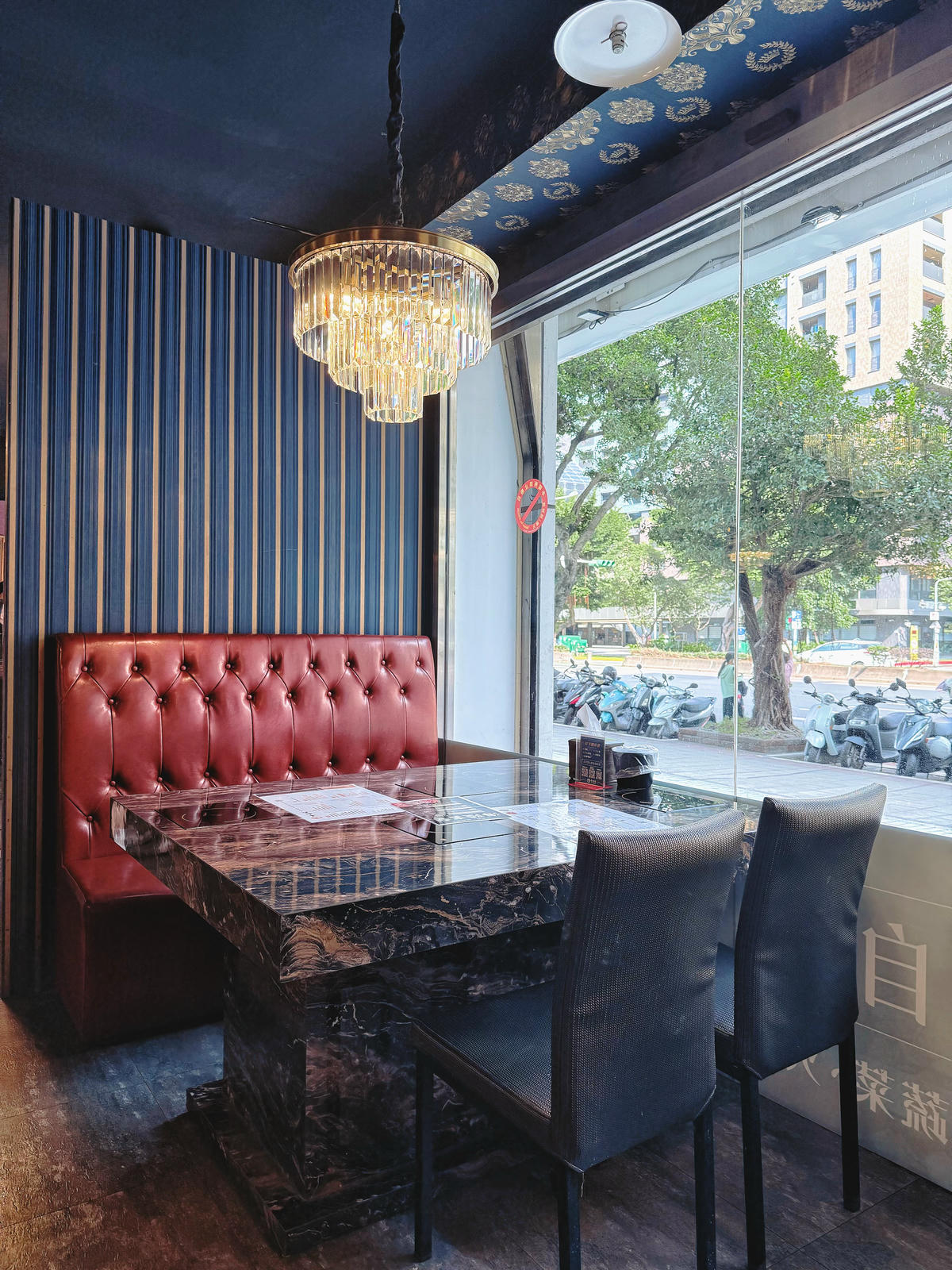 台北 大同 圓山站美食 聚餐首選 富麗堂皇的豪華涮涮鍋 手工拉麵拌沙茶簡直一絕 |丰明殿圓山店 - 第3張圖 台北 大同 圓山站美食 聚餐首選 富麗堂皇的豪華涮涮鍋 手工拉麵拌沙茶簡直一絕 |丰明殿圓山店
