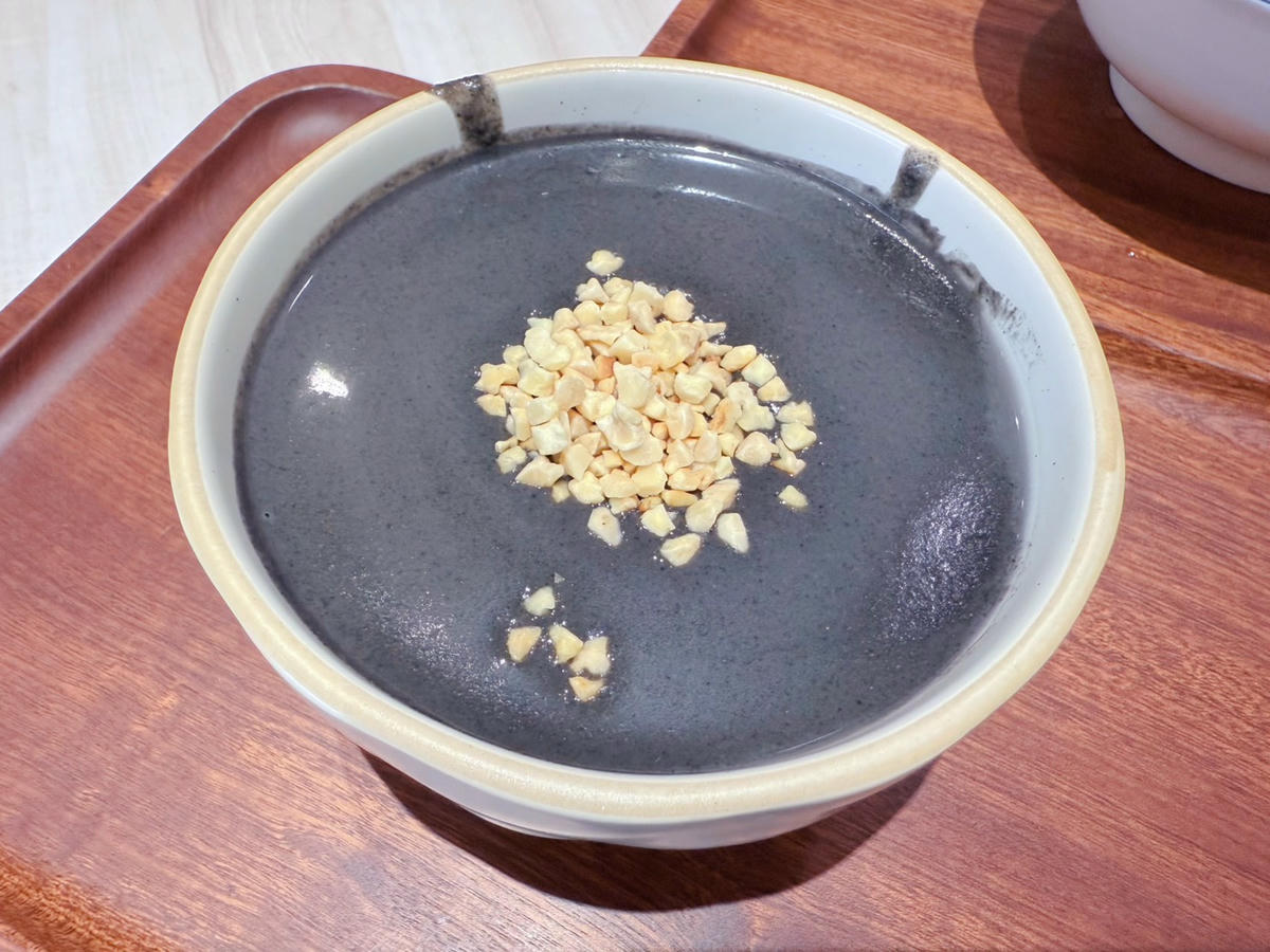新竹 北區城隍廟美食 文青感滿滿的糖水小店！豆花綿密到像在嘴裡化開｜桃喜糖水舖