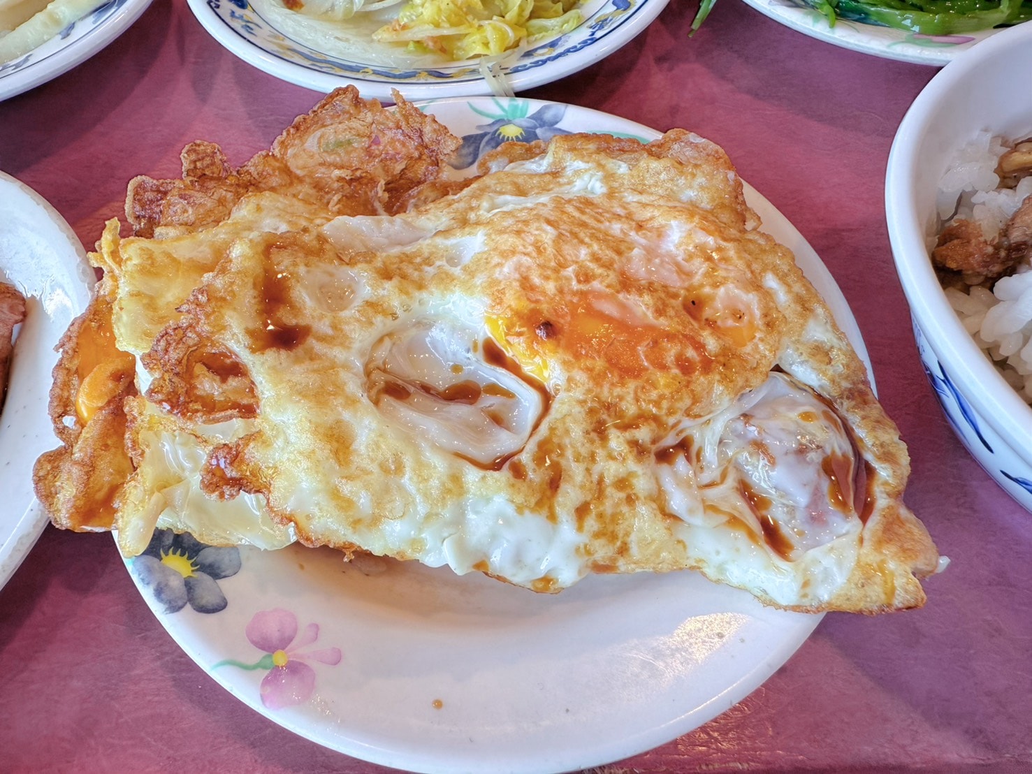 台北中山區 圓山花博周邊美食 創辦人堅持一生的魯肉飯 邊用餐還能欣賞飛機 ｜丸林魯肉飯