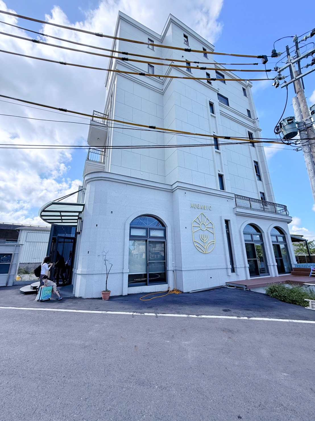 宜蘭 五結 包棟民宿推薦 親子住宿推薦｜入住超新穎人氣民宿！KTV、電動麻將、小泳池一次滿足｜澳根尼會館