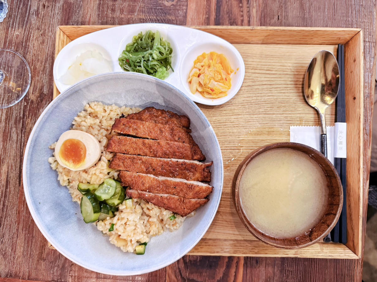 台北 信義區美食 永心鳳茶微風信義店|復古時髦新台菜餐廳,炊飯、湯麵、台灣茶一次滿足!(內部修整) - 第9張圖 台北 信義區美食 永心鳳茶微風信義店|復古時髦新台菜餐廳,炊飯、湯麵、台灣茶一次滿足!(內部修整)