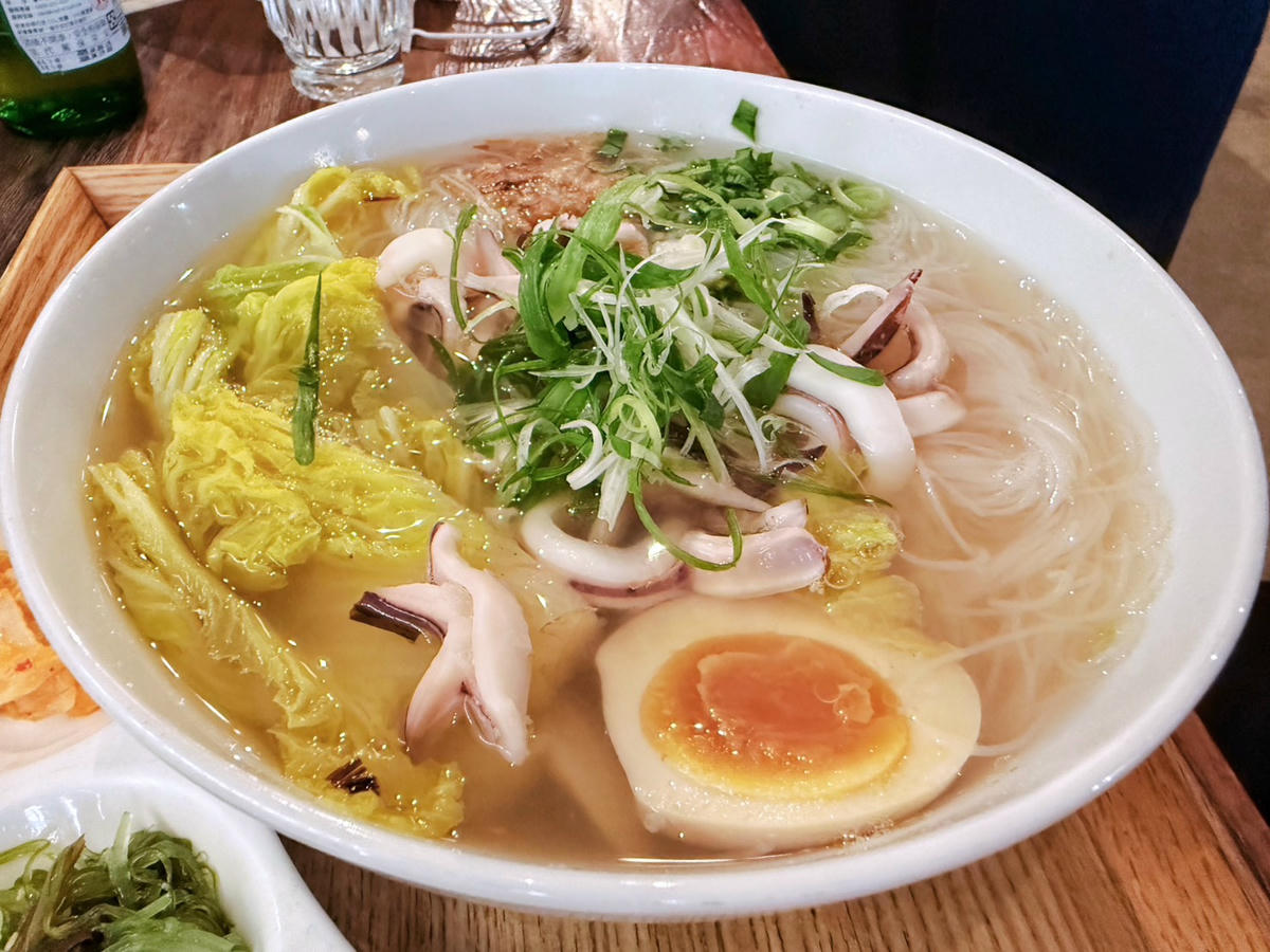台北 信義區美食 永心鳳茶微風信義店|復古時髦新台菜餐廳,炊飯、湯麵、台灣茶一次滿足!(內部修整) - 第18張圖 台北 信義區美食 永心鳳茶微風信義店|復古時髦新台菜餐廳,炊飯、湯麵、台灣茶一次滿足!(內部修整)
