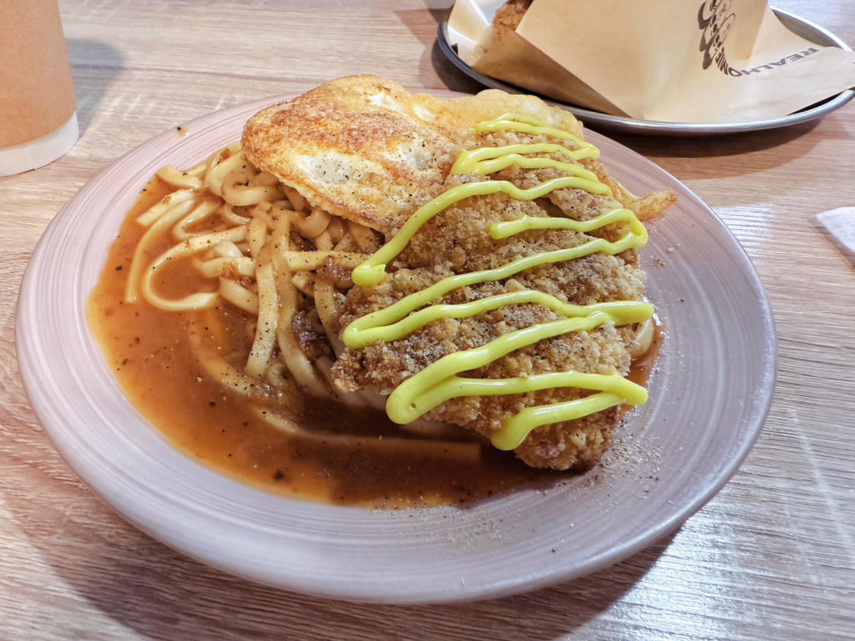 台北 文山 早午餐推薦|男子漢早餐店 REAL HOMIE BREAKFAST 景興店 排隊人氣早餐店開箱!招牌漢堡、厚切豬排、鐵板麵一次滿足 - 第13張圖 台北 文山 早午餐推薦|男子漢早餐店 REAL HOMIE BREAKFAST 景興店 排隊人氣早餐店開箱!招牌漢堡、厚切豬排、鐵板麵一次滿足