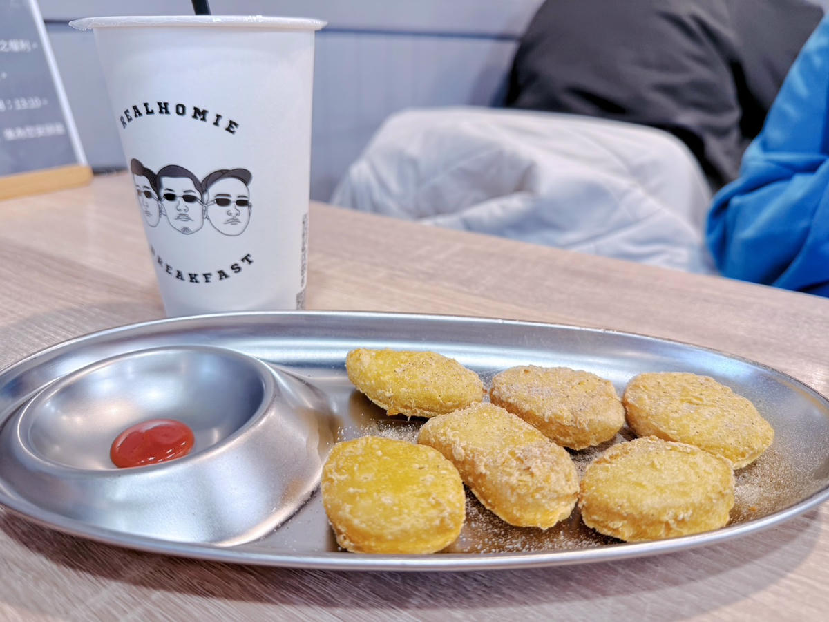 台北 文山 早午餐推薦|男子漢早餐店 REAL HOMIE BREAKFAST 景興店 排隊人氣早餐店開箱!招牌漢堡、厚切豬排、鐵板麵一次滿足 - 第20張圖 台北 文山 早午餐推薦|男子漢早餐店 REAL HOMIE BREAKFAST 景興店 排隊人氣早餐店開箱!招牌漢堡、厚切豬排、鐵板麵一次滿足
