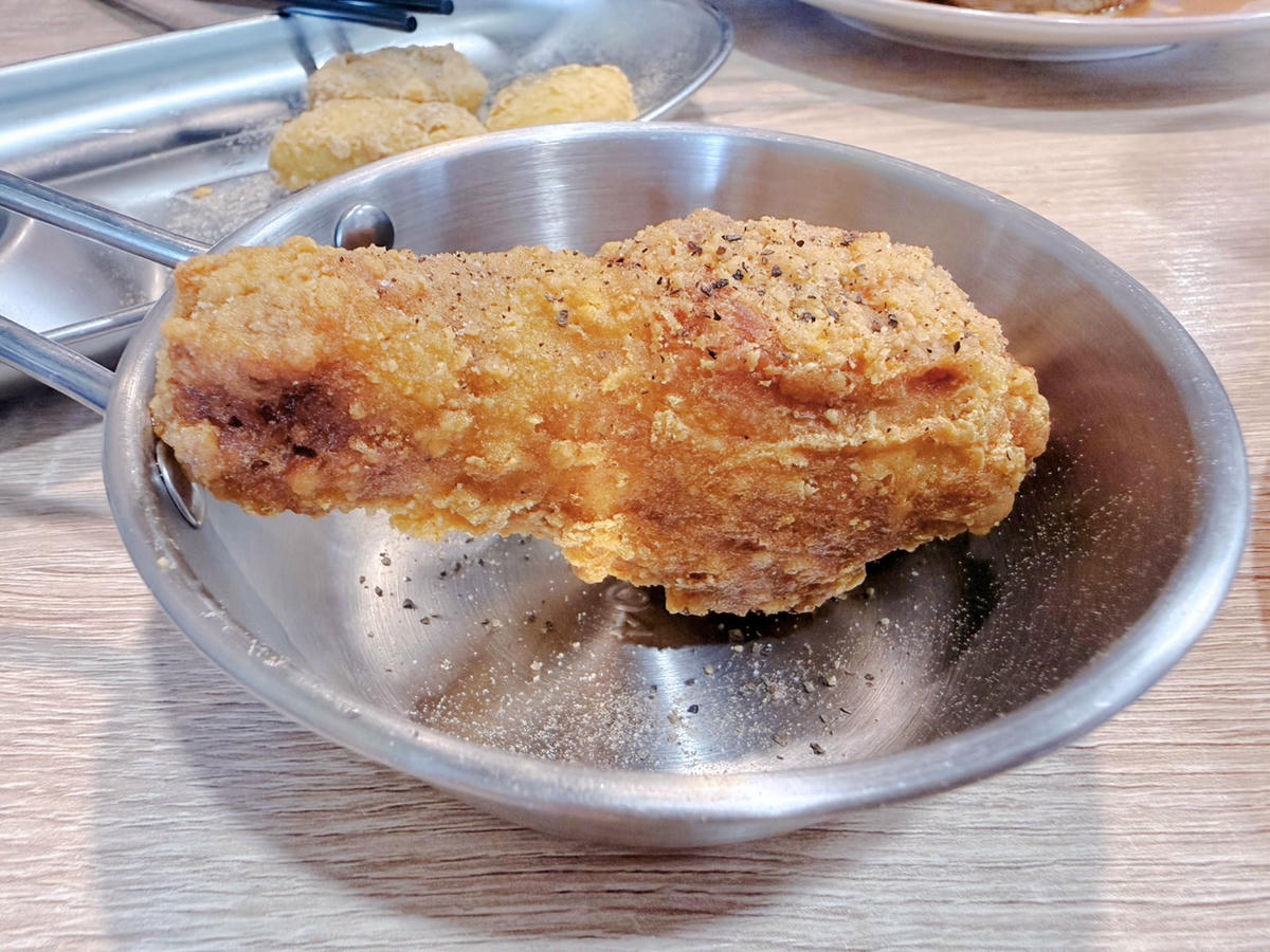 台北 文山 早午餐推薦｜男子漢早餐店 REAL HOMIE BREAKFAST 景興店 排隊人氣早餐店開箱！招牌漢堡、厚切豬排、鐵板麵一次滿足