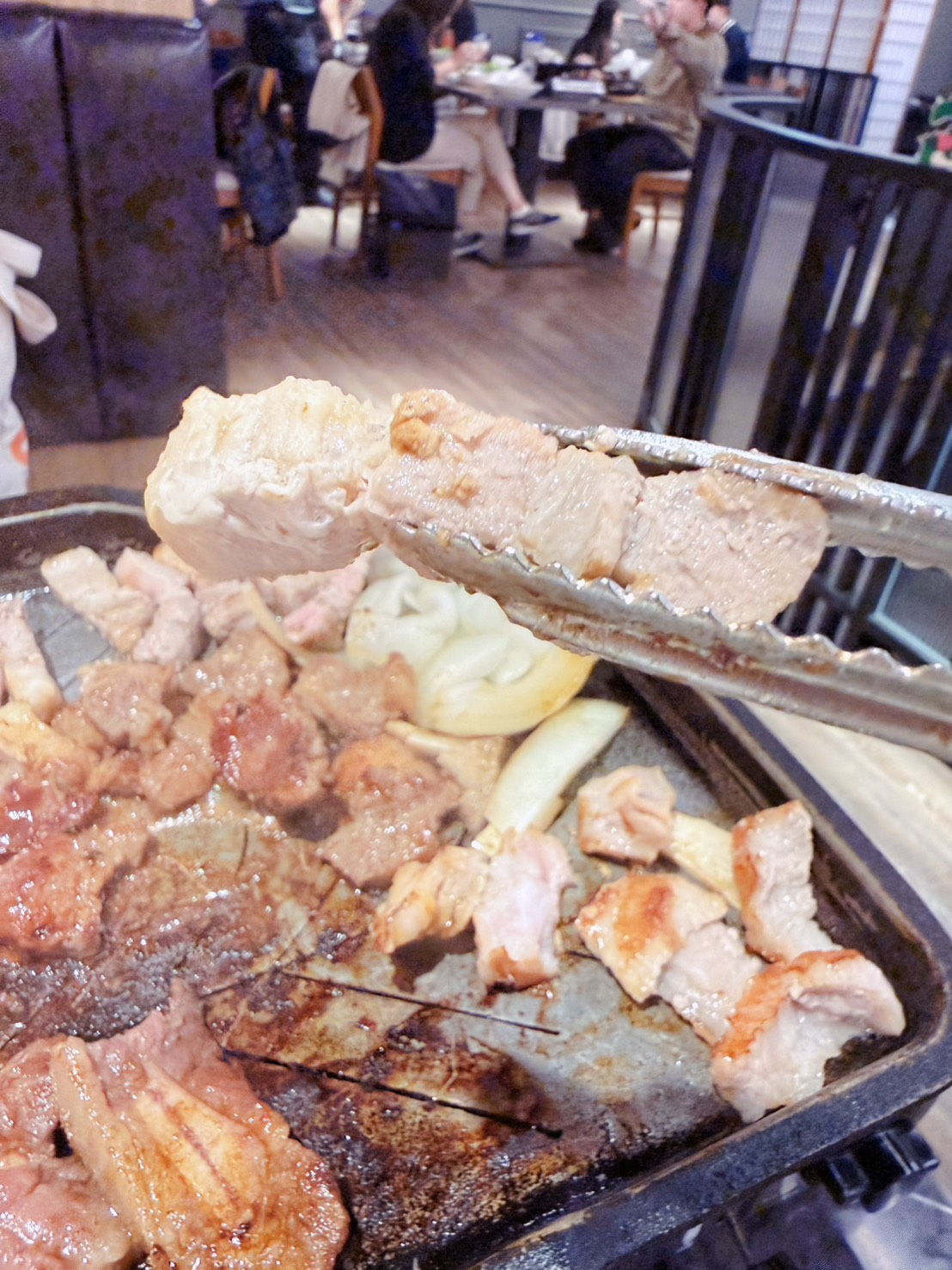 新北 新店美食 裕隆城必吃韓式烤肉套餐 小菜吃到飽超滿足！｜水剌韓式料理新店旗艦店