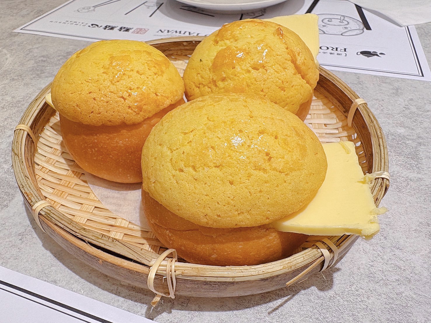 新北 新店 裕隆城美食｜點點心台灣 新店裕隆城店 豬仔流沙包必點！親子港式點心推薦