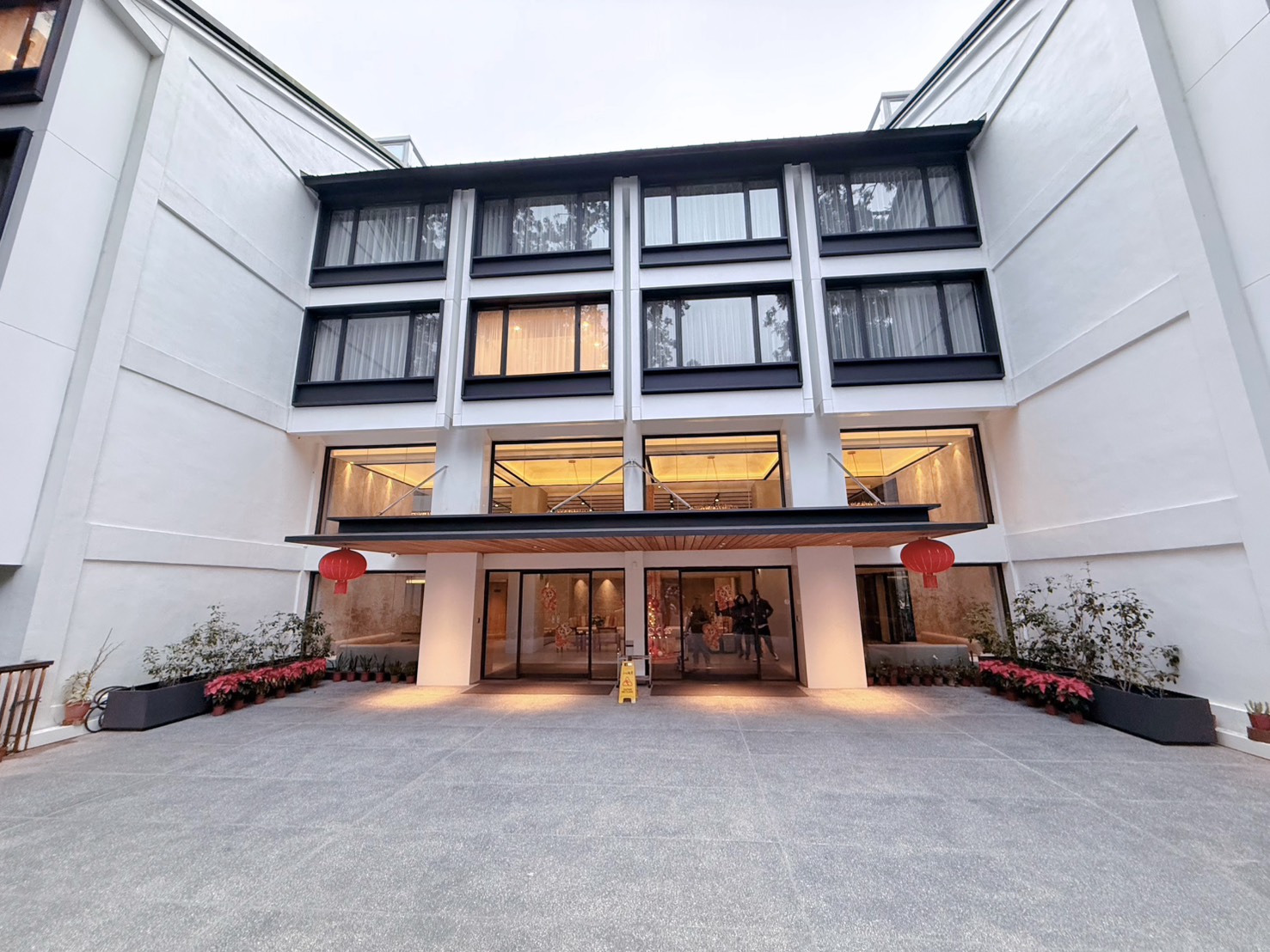南投鹿谷住宿推薦｜入住溪頭自然教育園區！溪頭福華渡假飯店漢光樓豪華客房開箱  森林下午茶＋夜間導覽一次滿足（2026）詳細分享